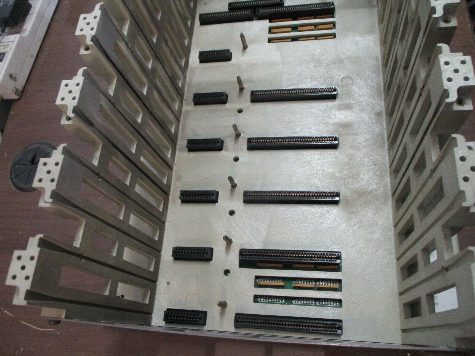 AEG Modicon AS-H819-209 PLC Rack AS-9534-002 Used