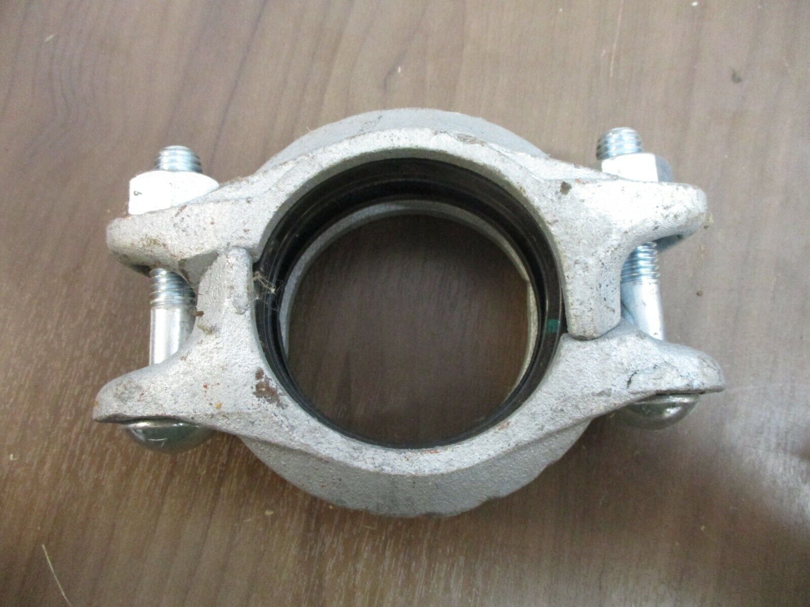 Victaulic Zero Flex Pipe Coupling 21/2-73-07, 2 1/2" Pipe *Lot of 2* Used