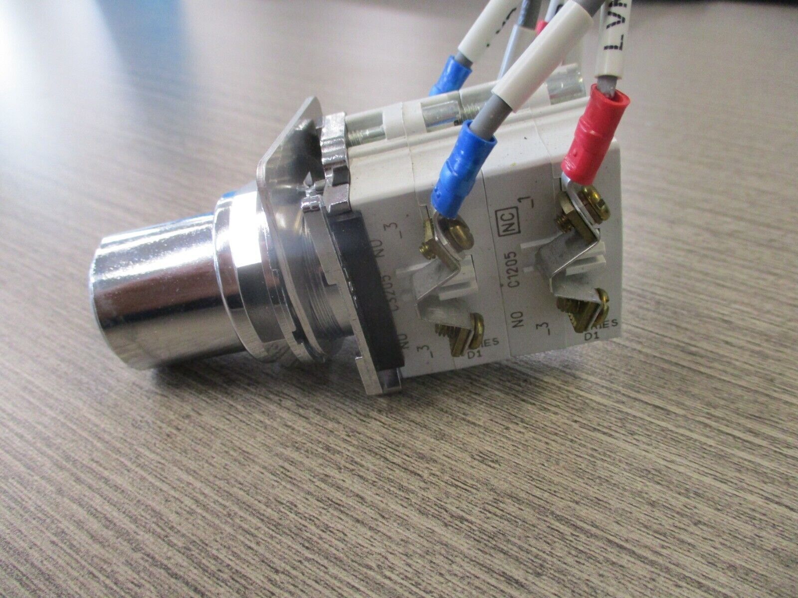 Cutler-Hammer Key on/off switch 10250T/91000T used