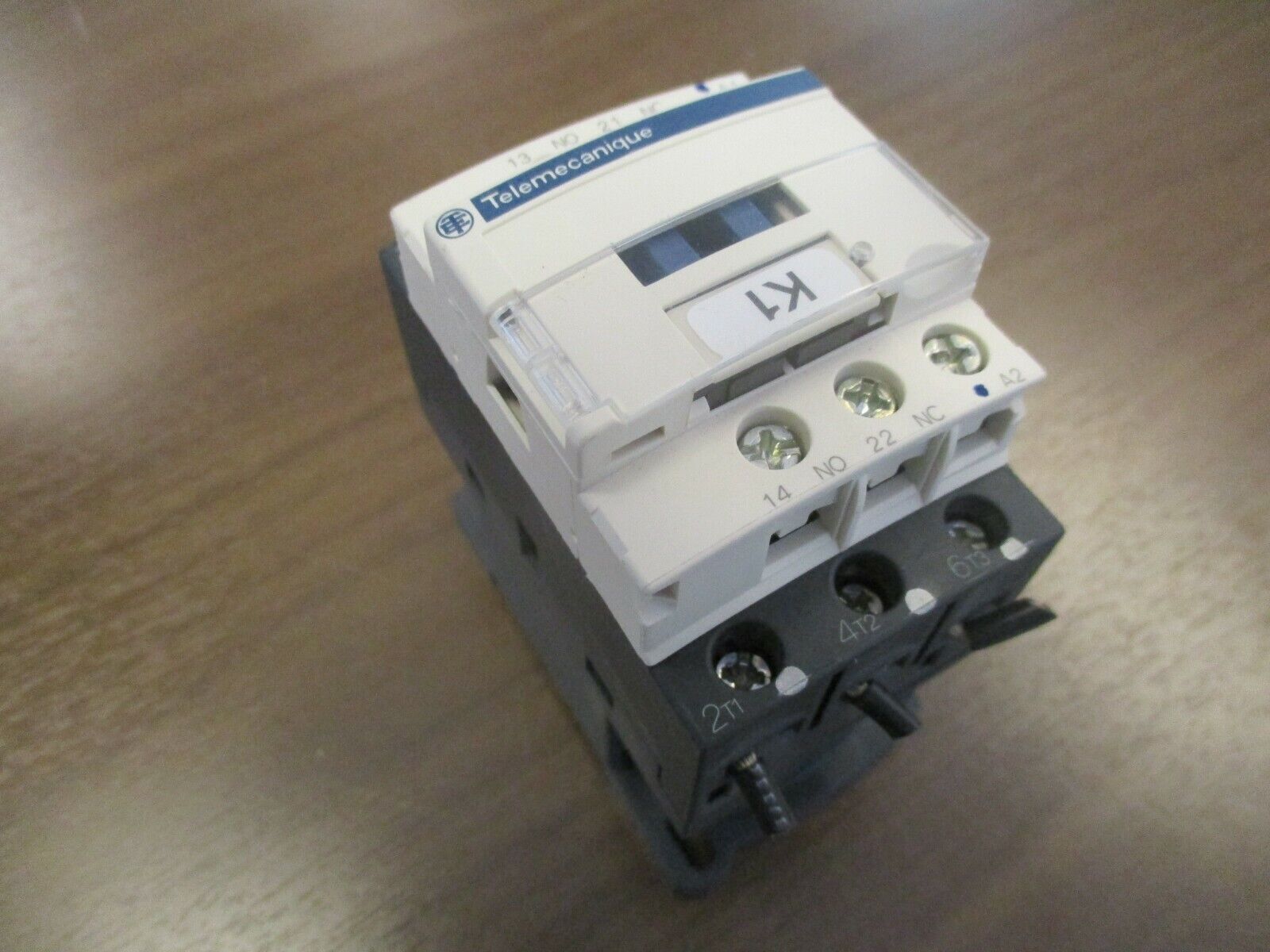 Schneider Electric Contactor LC1 D09 120V Coil 25A 600V Used