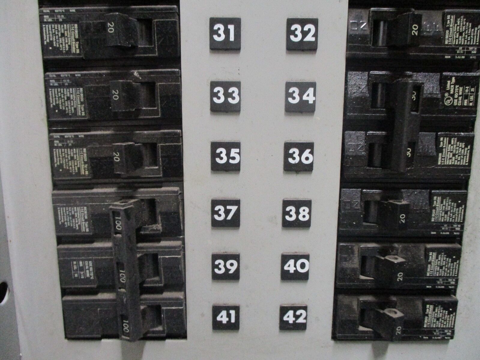 Siemens Main Breaker Circuit Breaker Panel BG42MB4225STM 225A Main 42-Slot Used