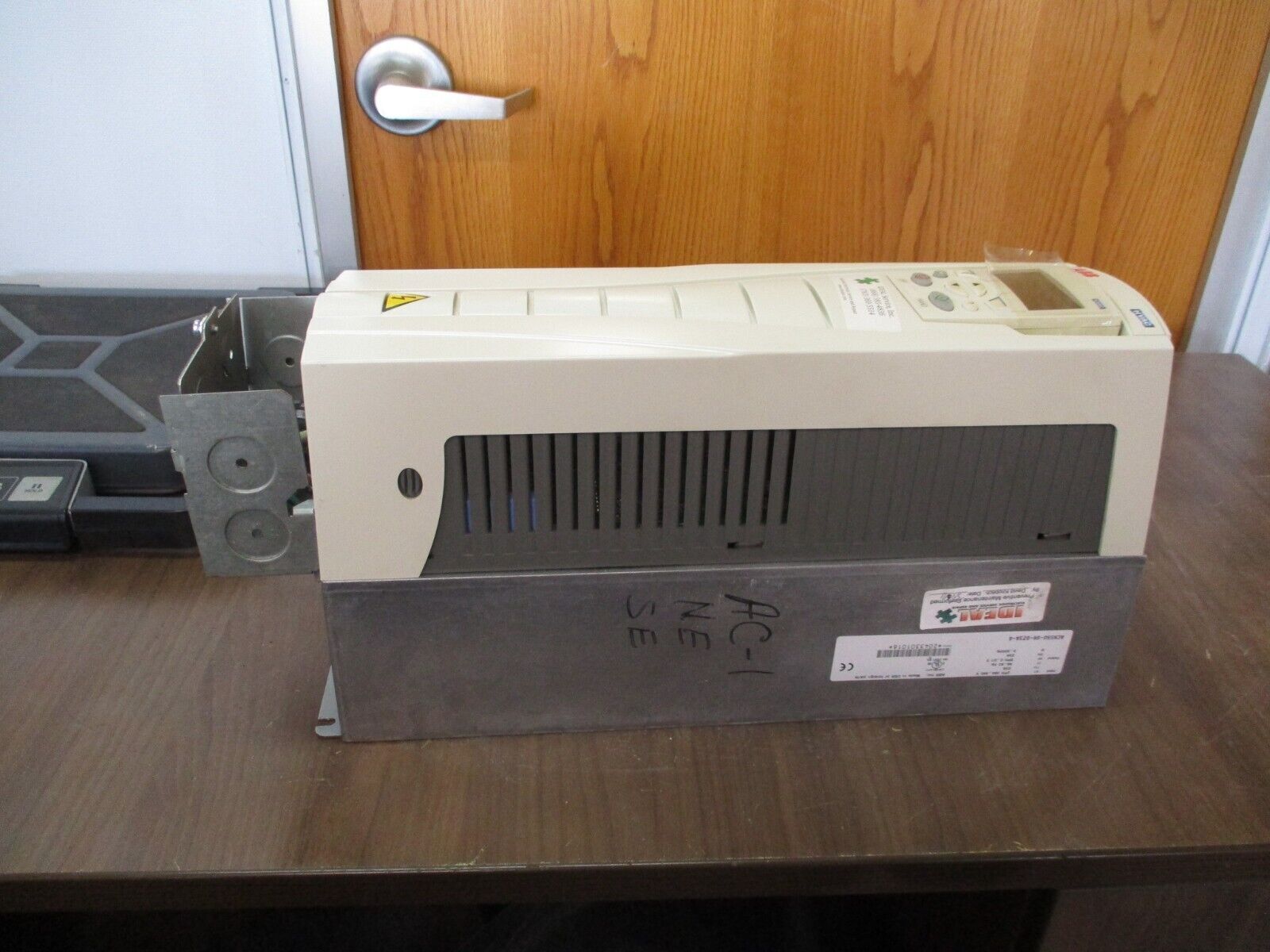 ABB ACH550 AC Drive ACH550-UH-023A-4 15HP 3Ph w/ Keypad Used