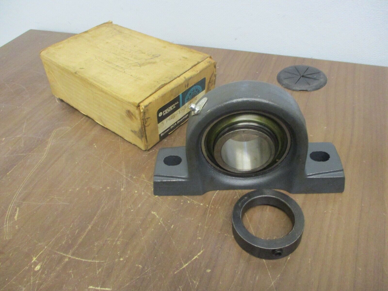 Federal Mogul Pillow Block Bearing PWG-1-3/4-R New Surplus
