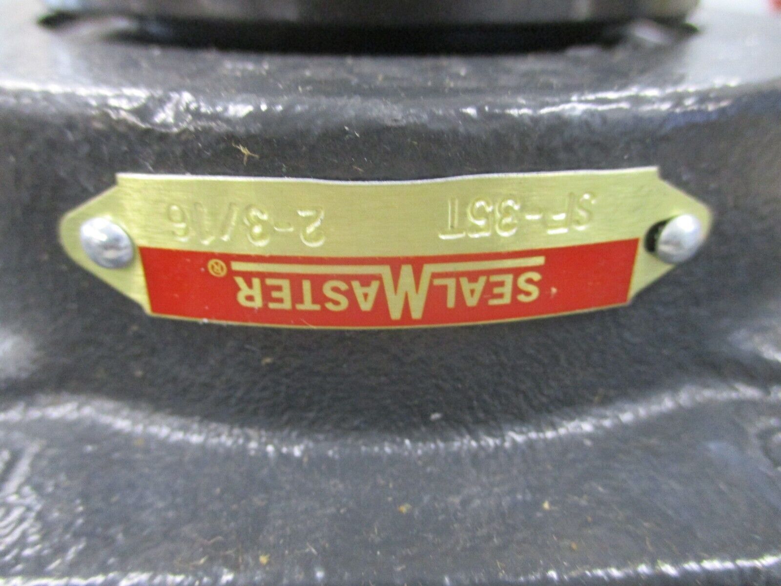 SealMaster Skwezloc Gold Line Flange Bearing SF-35T 2 3/16" New Surplus