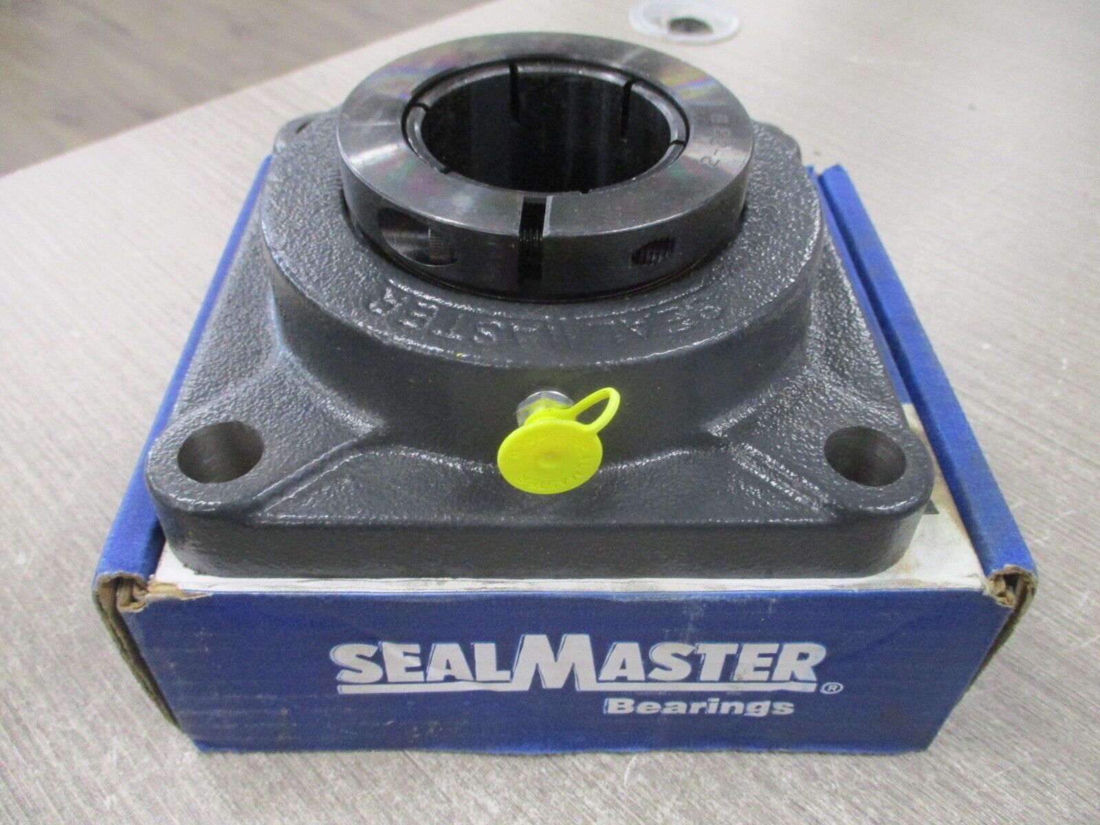 SealMaster Skwezloc Gold Line Flange Bearing SF-35T 2 3/16" New Surplus