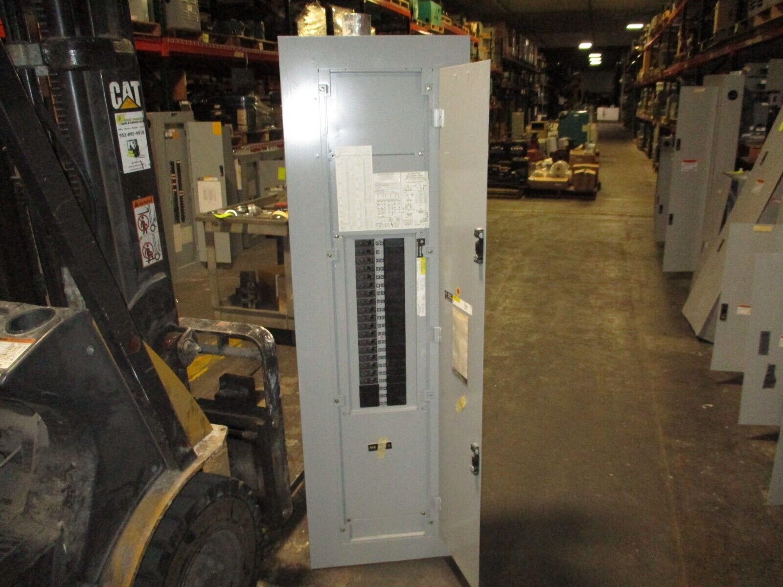 GE Main Lug Breaker Panel AQF3422MTX 225A Max 208/120V 3Ph 4W *No Lugs* Used