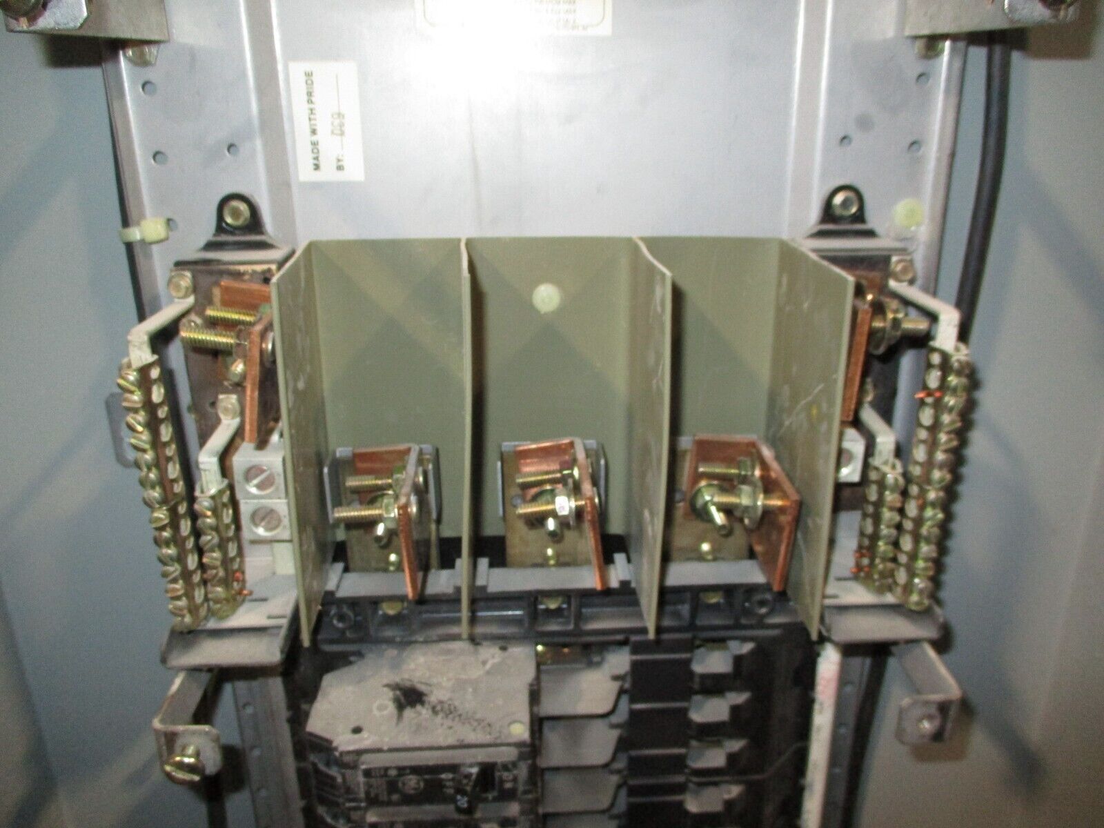 GE Main Lug Breaker Panel AQF3422MTX 225A Max 208/120V 3Ph 4W *No Lugs* Used