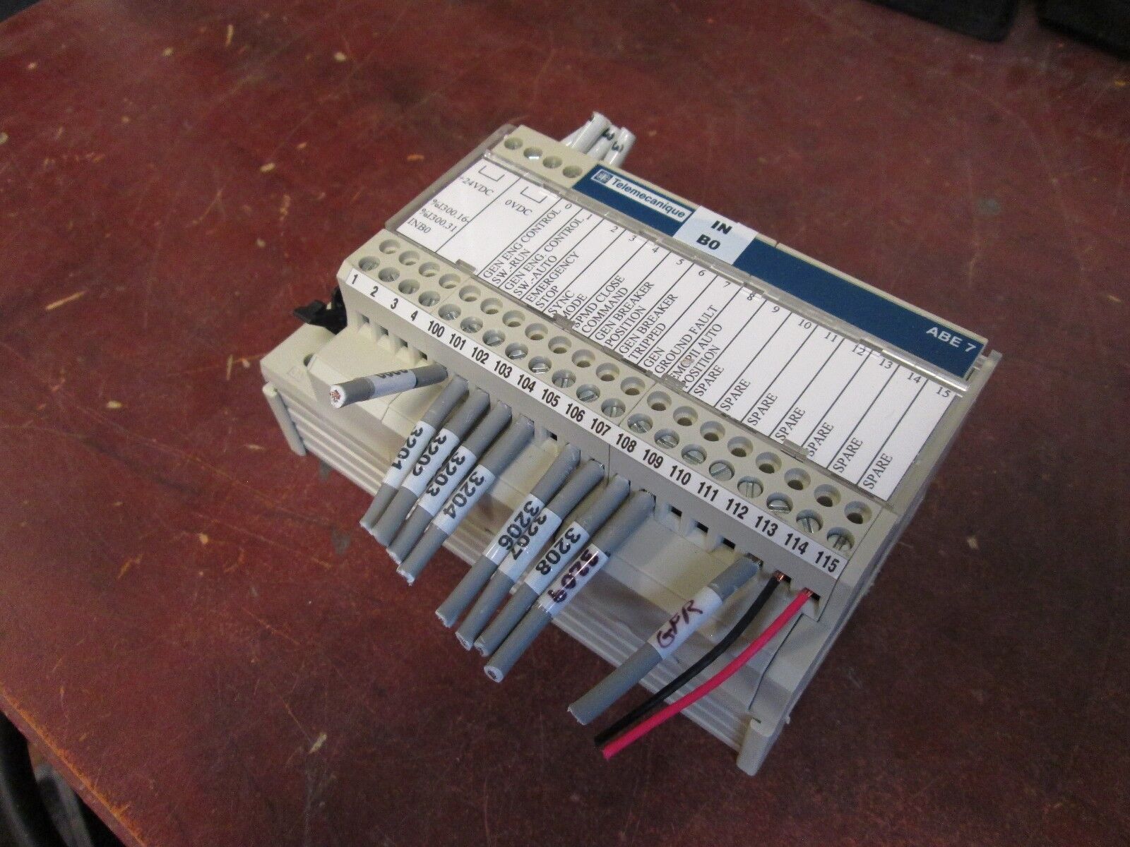 Telemecanique Passive I/O Sub-base ABE7-H16R10 16-Channel 19-30V Used