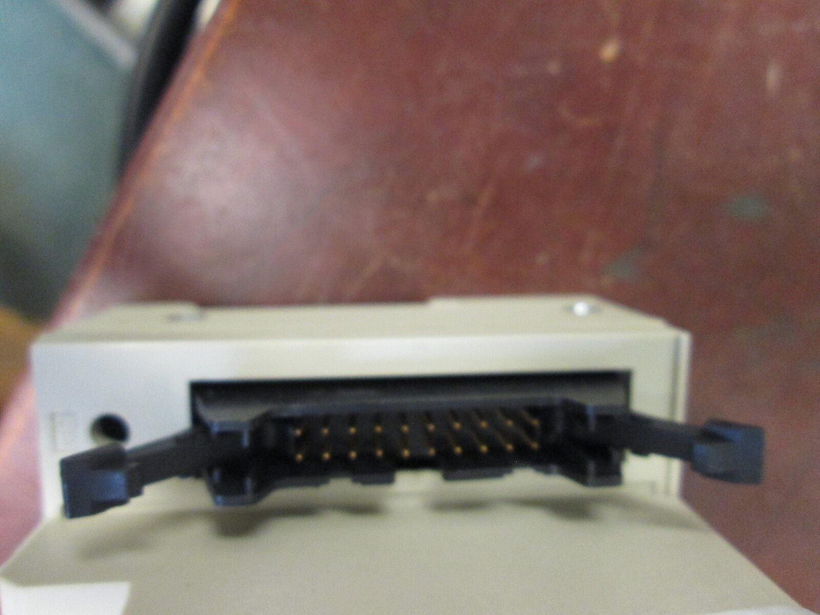 Telemecanique Passive I/O Sub-base ABE7-H16R10 16-Channel 19-30V Used