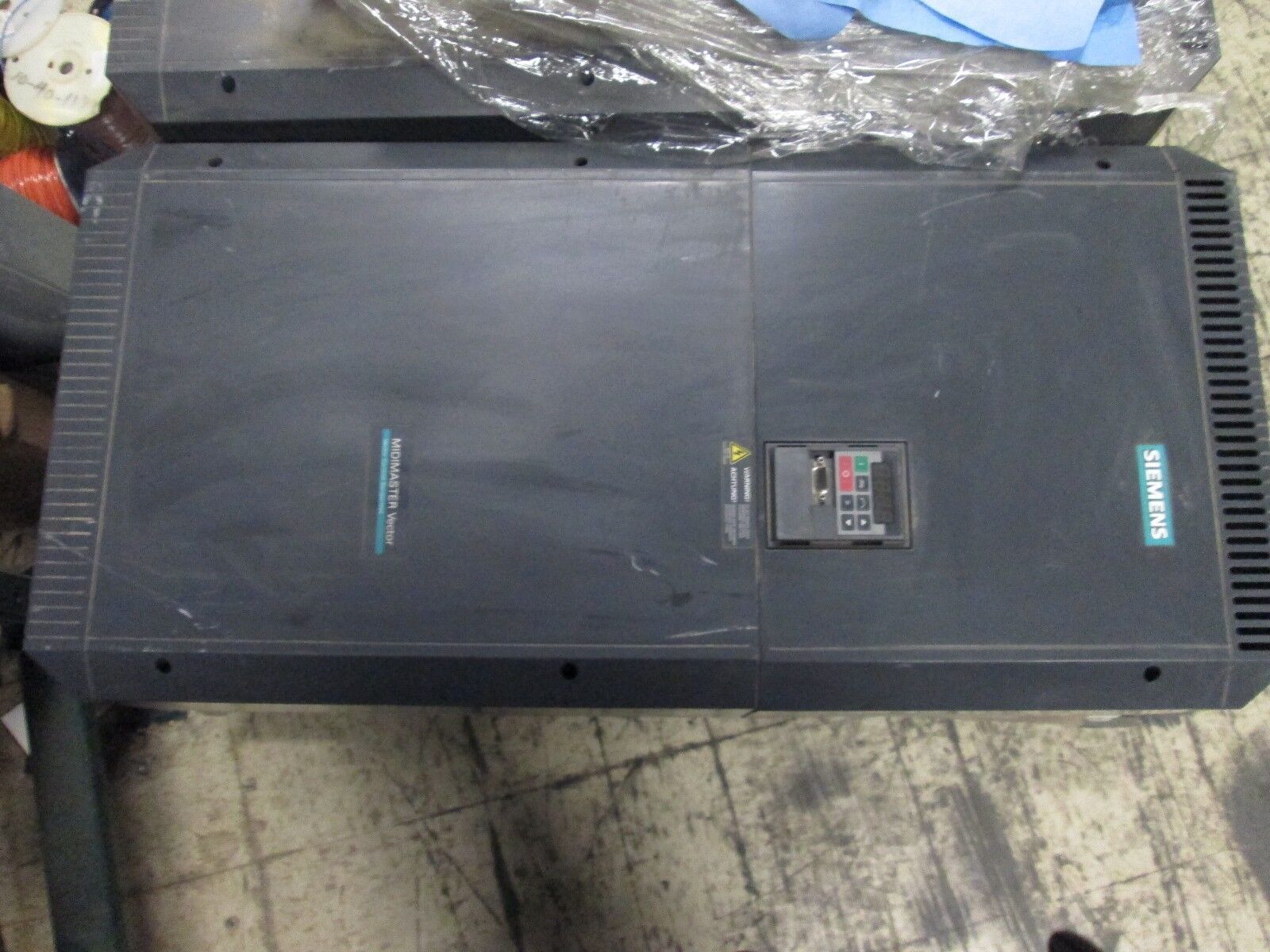 Siemens Midimaster Inverter AC Drive 6SE3231-4DK40 100/125HP Used