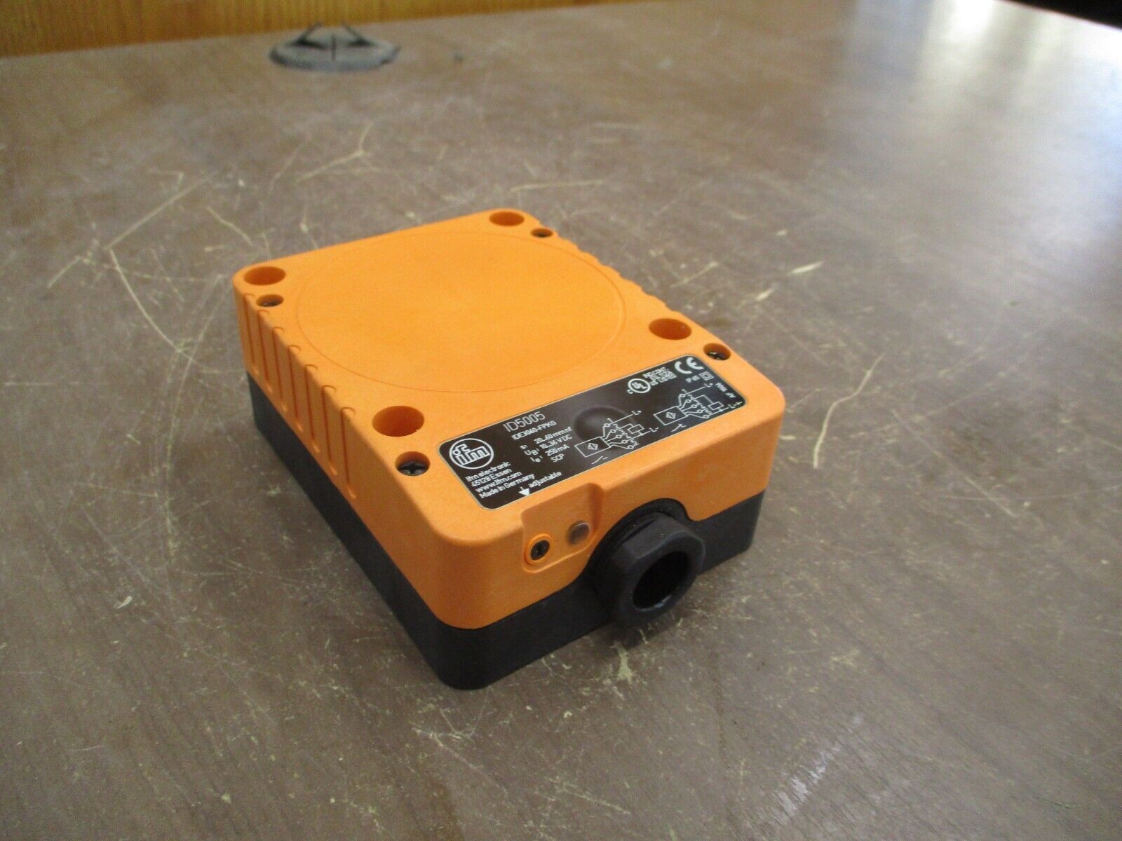 IFM Efector 100 Inductive Sensor ID5005 New Surplus