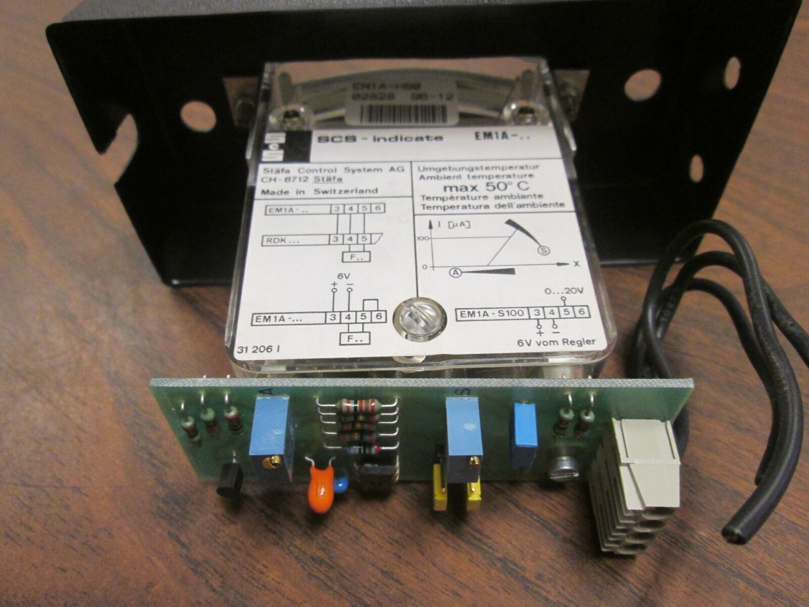 SCS Indicator EM1A-H90 0...20V *Missing Screw* Used