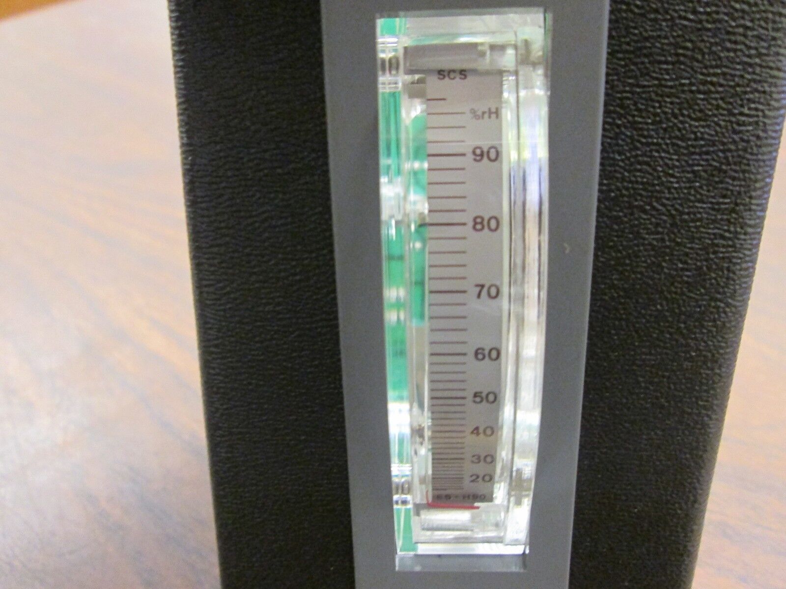 SCS Indicator EM1A-H90 0...20V *Missing Screw* Used