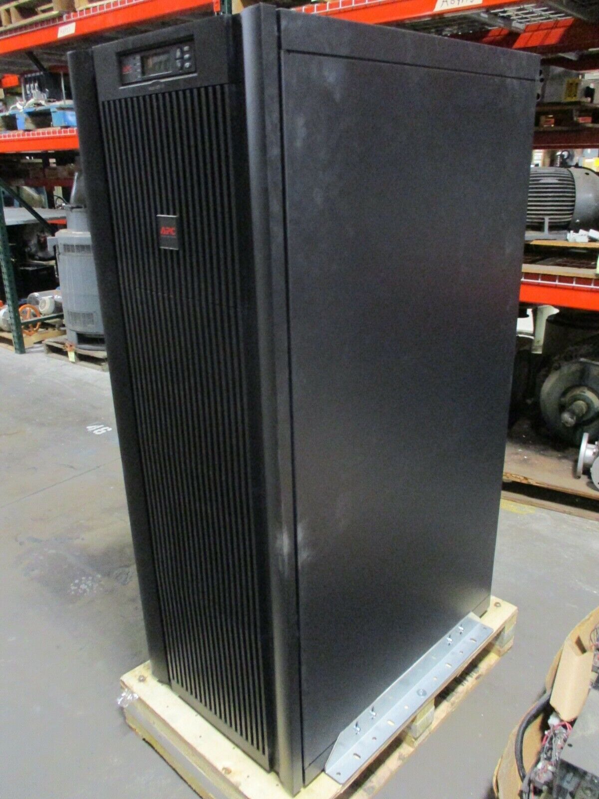 APC Smart UPS SUVT30KF3B4S 21.6Ah 30kVA 24kW 208/220V 3 Batteries Used