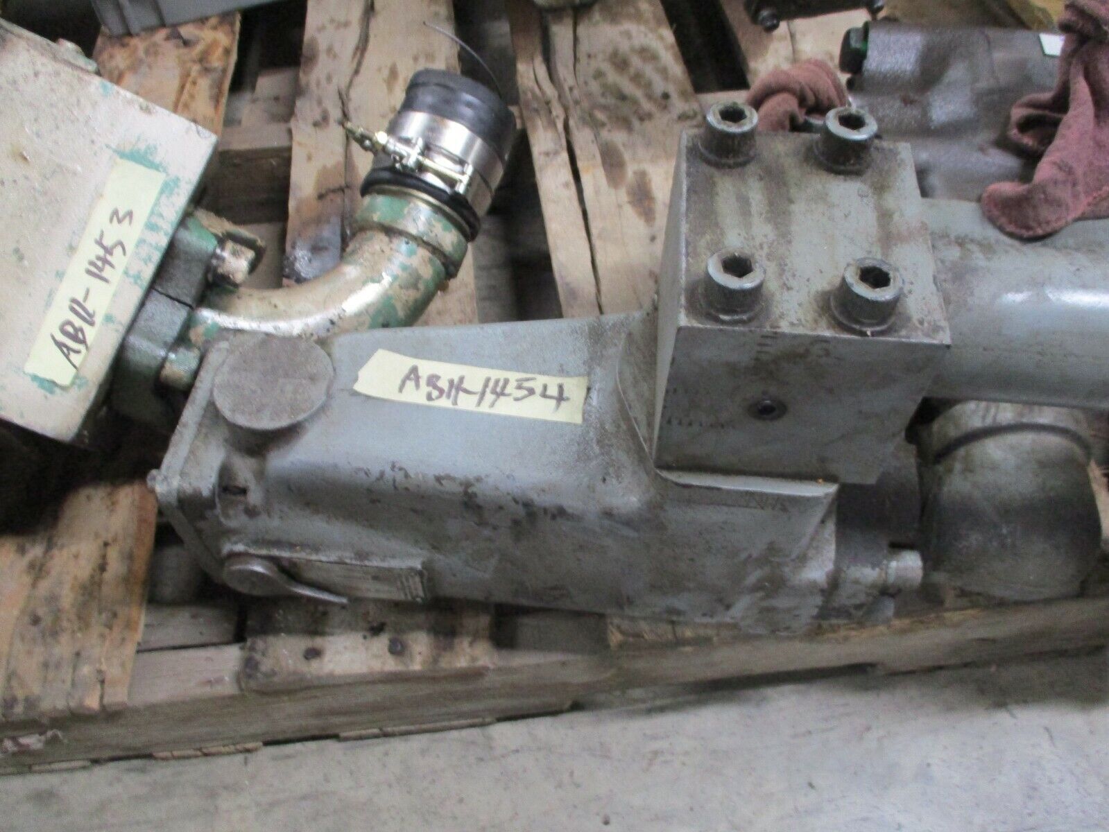 Vickers Vane Pump w/ Filter 4520V 50A 11 Used