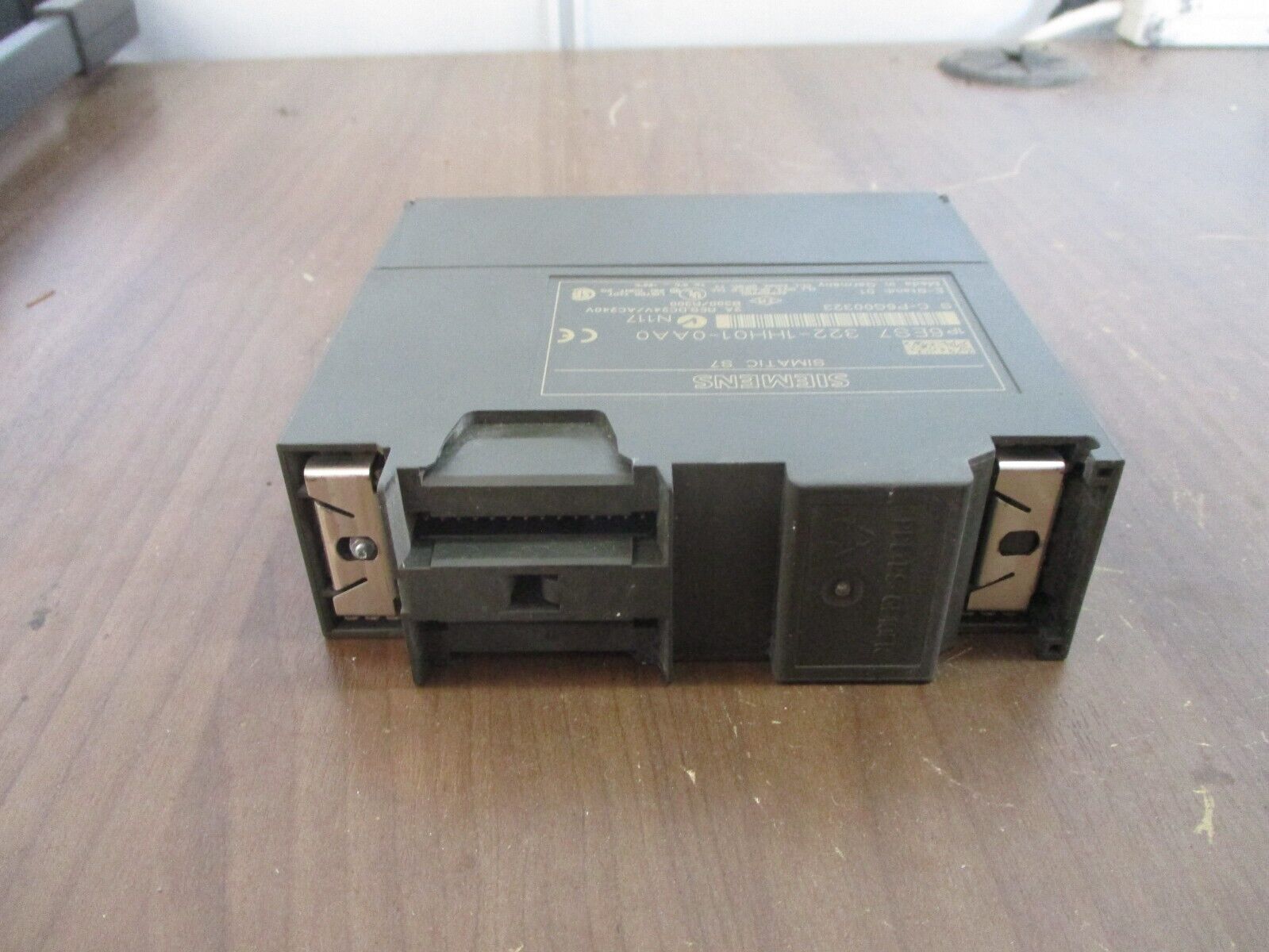 Siemens Simatic S7 Digital Output Module 6ES7 322-1HH01-0AA0 24VDC/240VAC Used