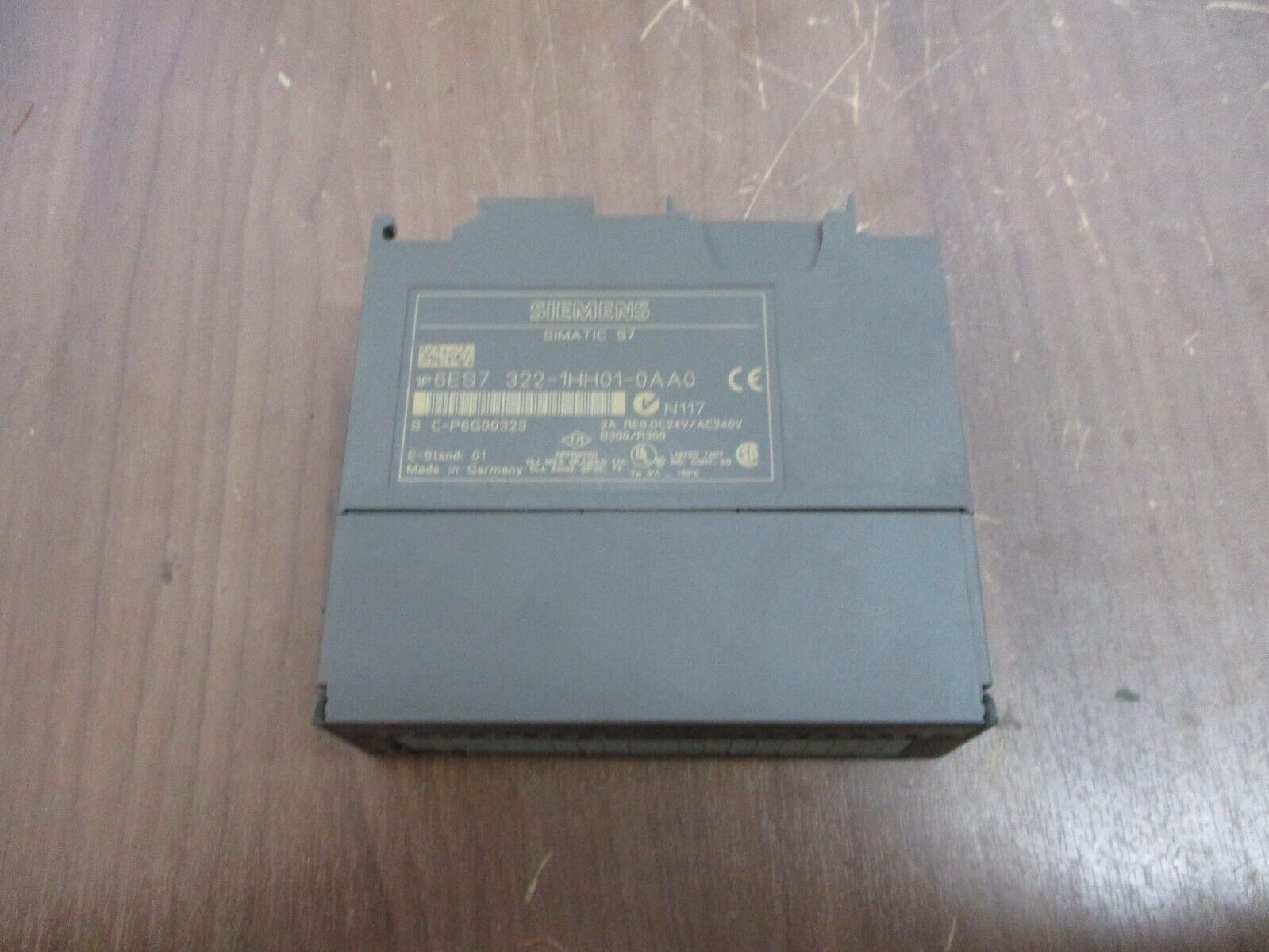 Siemens Simatic S7 Digital Output Module 6ES7 322-1HH01-0AA0 24VDC/240VAC Used