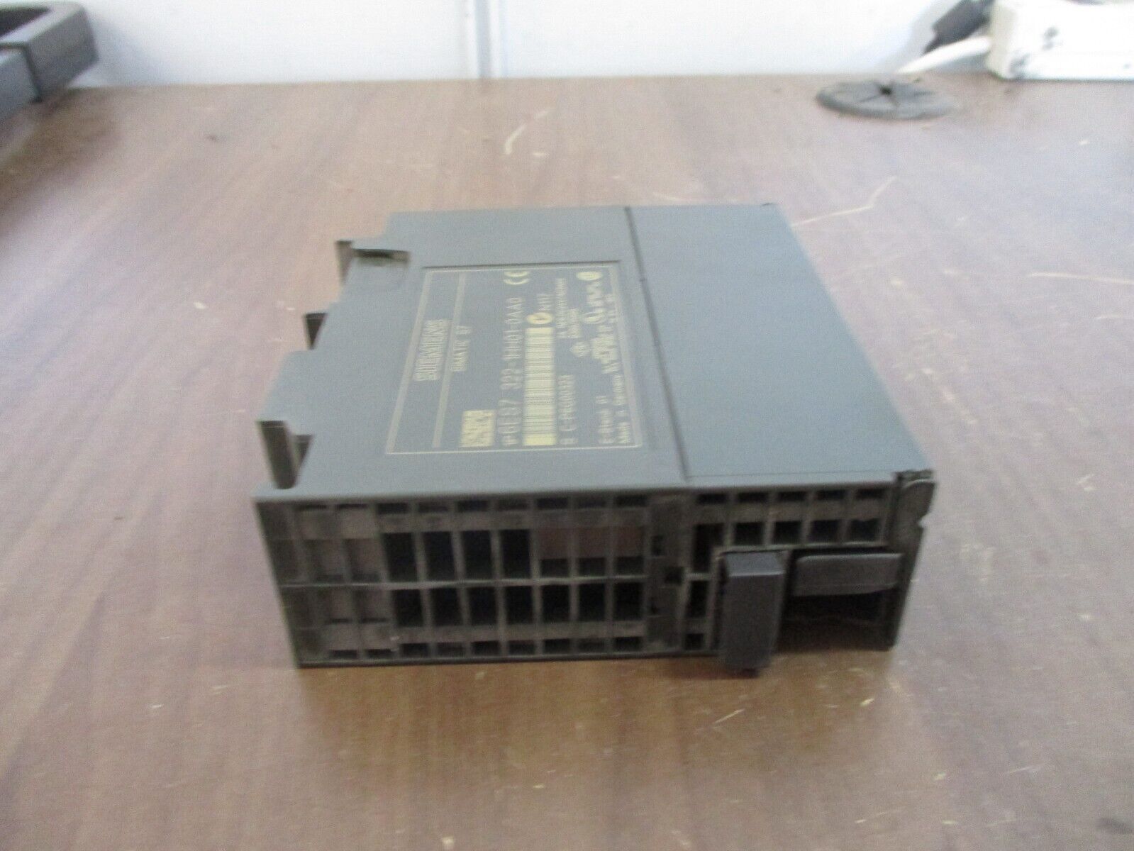 Siemens Simatic S7 Digital Output Module 6ES7 322-1HH01-0AA0 24VDC/240VAC Used