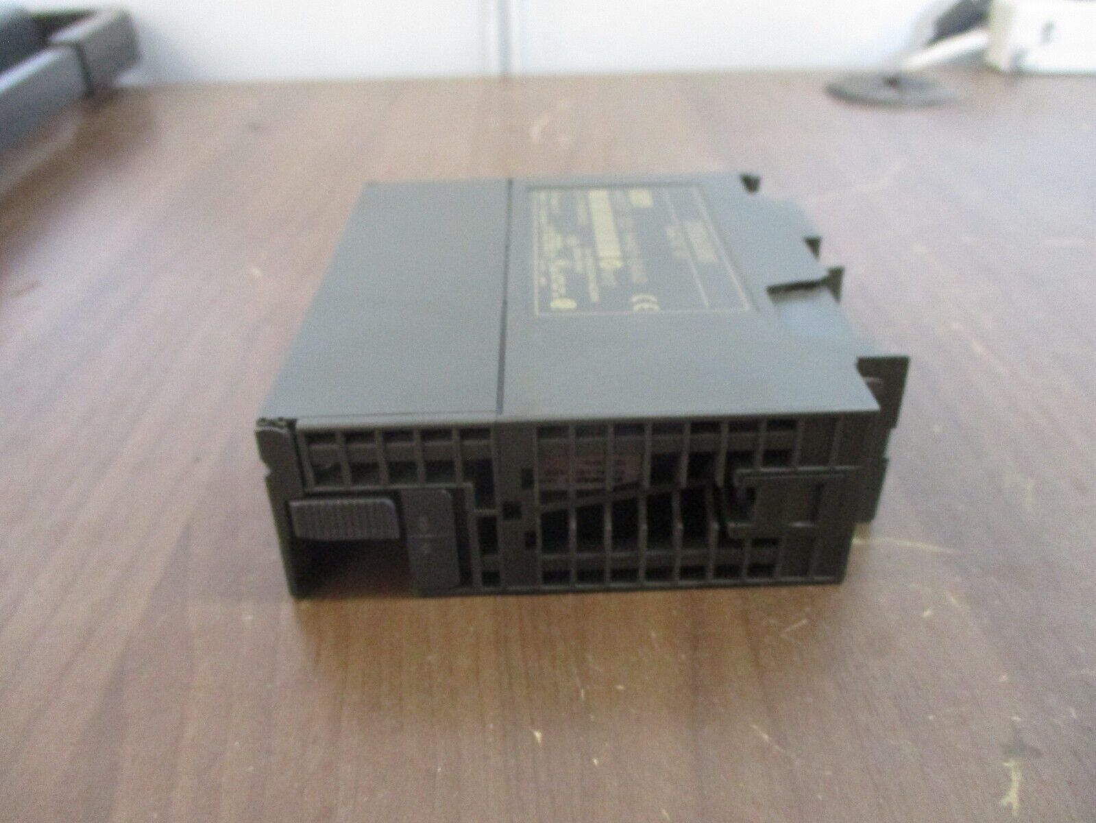 Siemens Simatic S7 Digital Output Module 6ES7 322-1HH01-0AA0 24VDC/240VAC Used