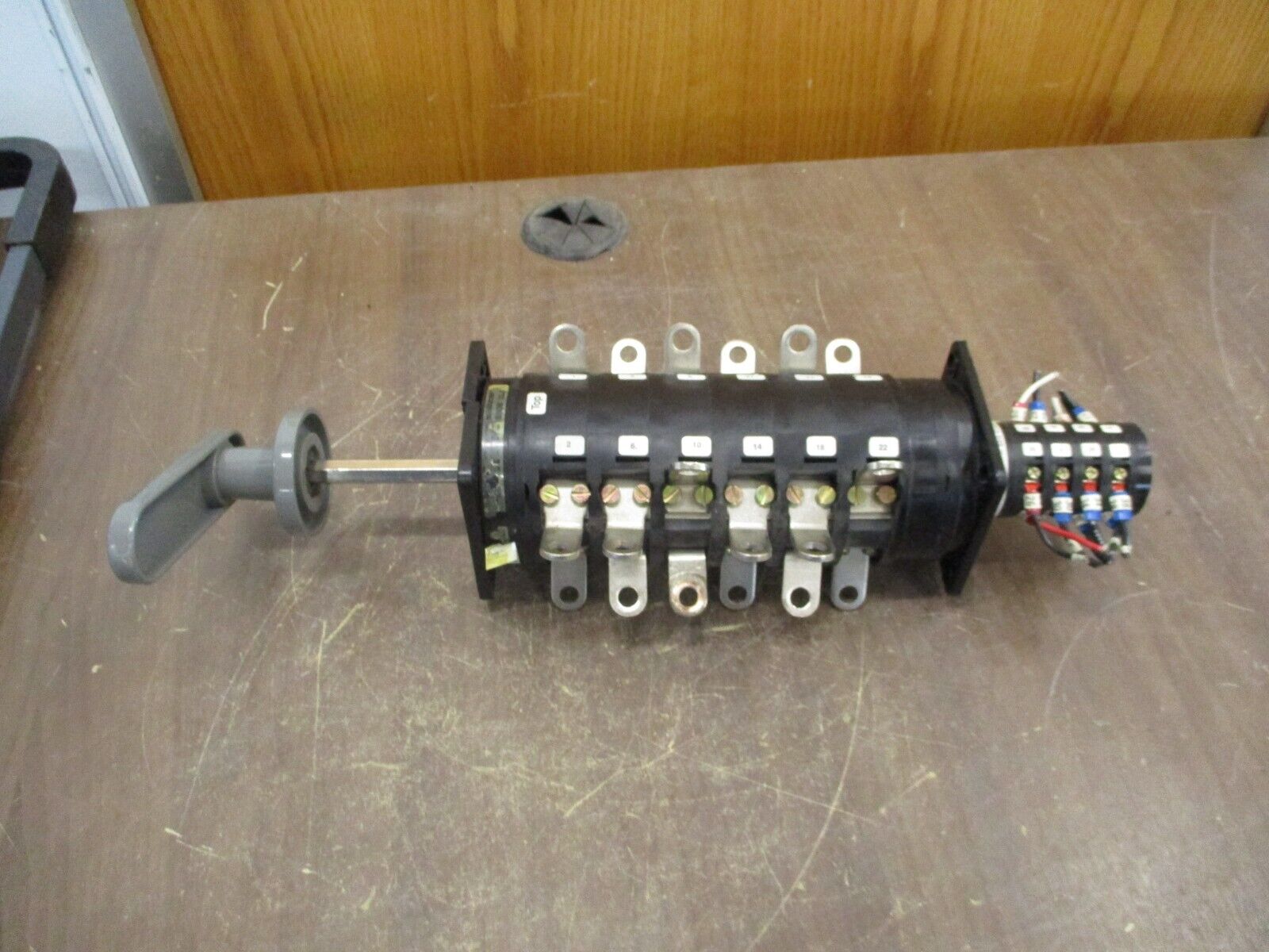 Salzer Rotary Switch S608 w/ S213 Module *Broken Mounting Plates* Used