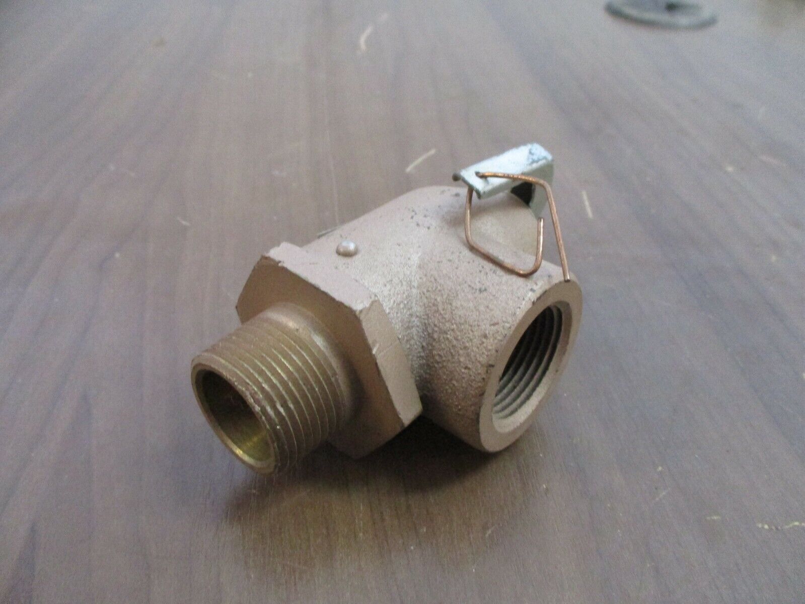 Watts Valve 415-Z Size: 3/4" Set: 15 PSI Capacity: 450 lbs / Hr Used