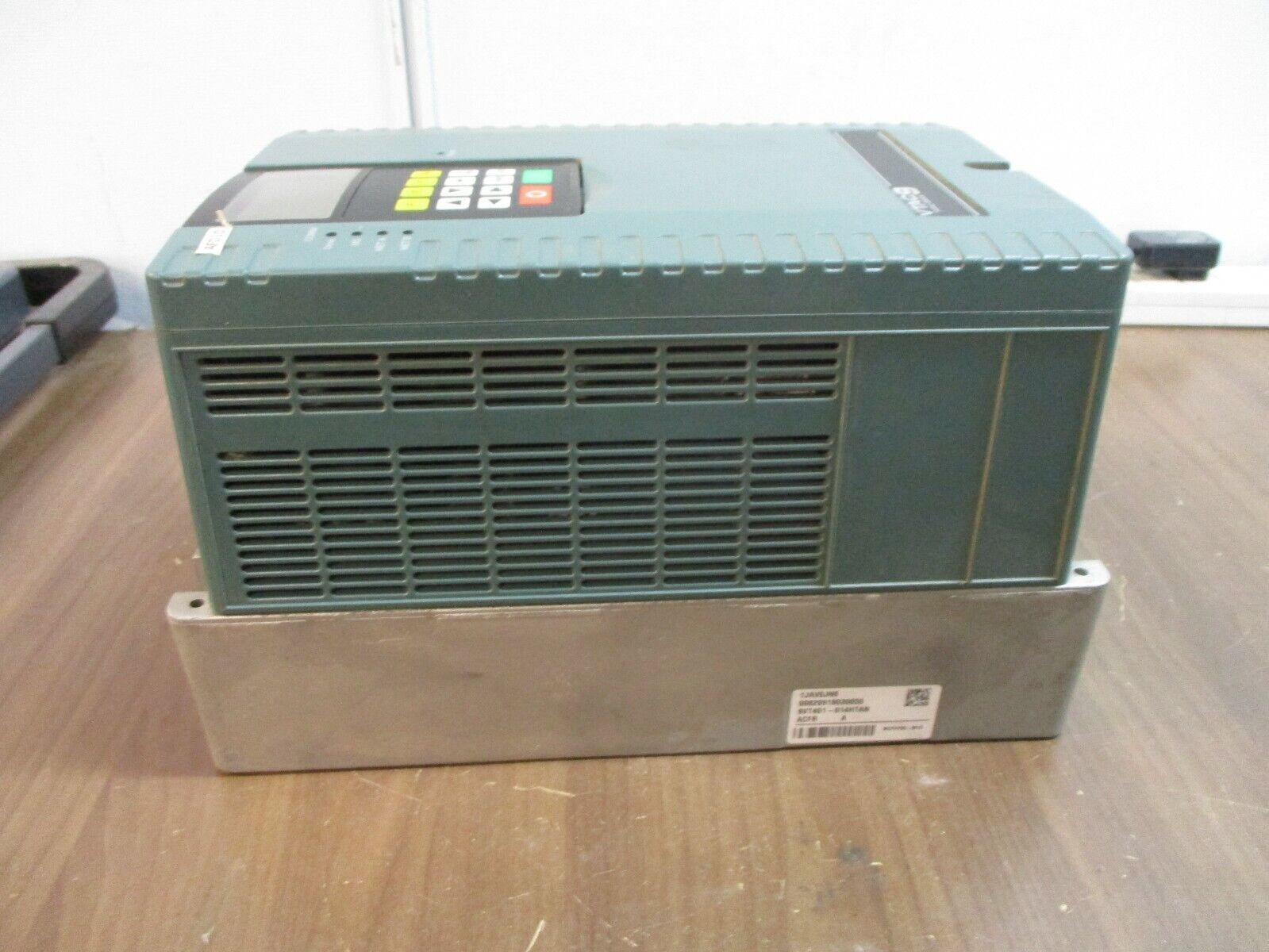 Rockwell Automation VTAC9 AC Drive 9VT401-014HTAN Ser. A 10HP 3Ph w/ Keypad Used
