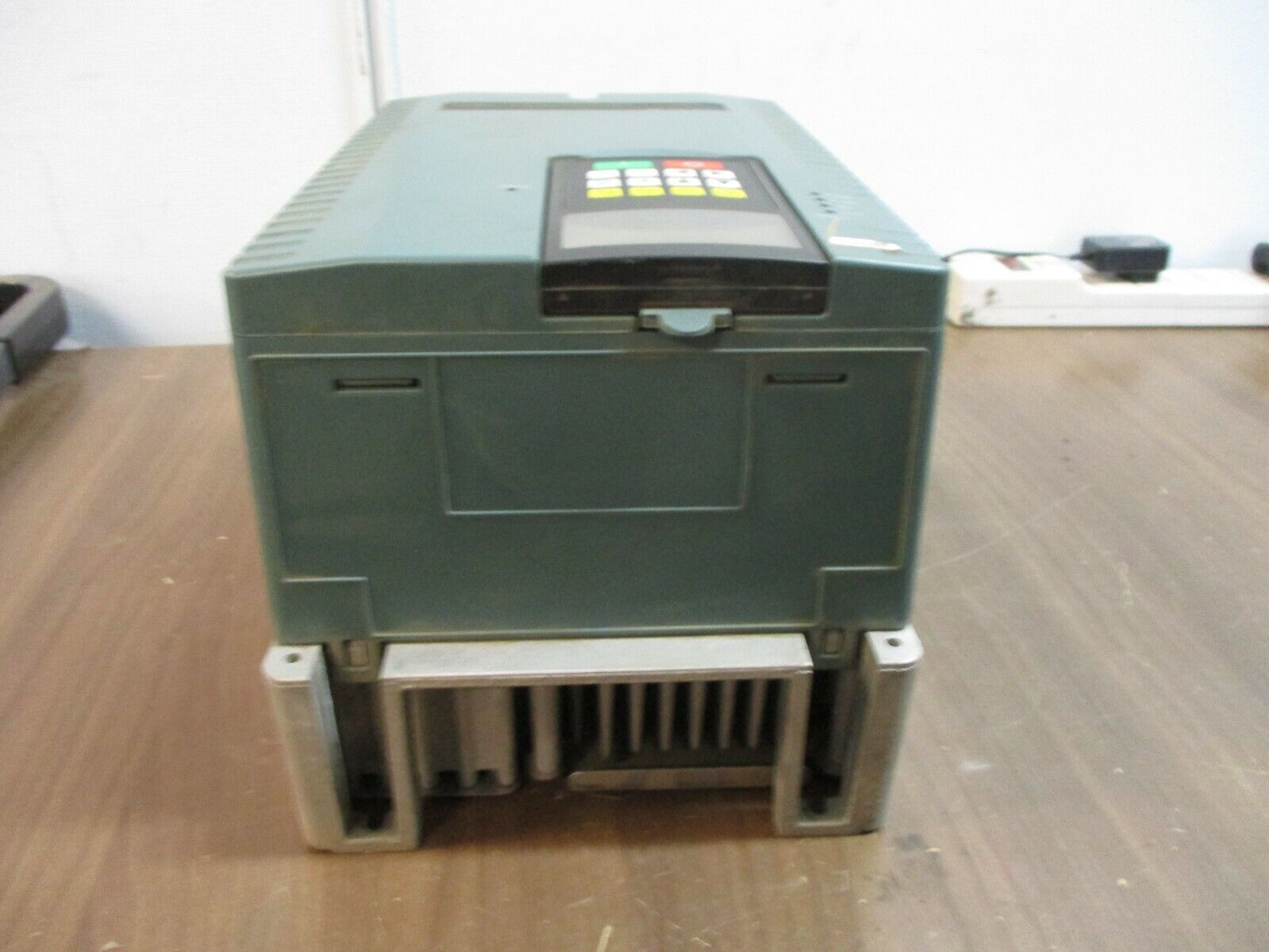 Rockwell Automation VTAC9 AC Drive 9VT401-014HTAN Ser. A 10HP 3Ph w/ Keypad Used