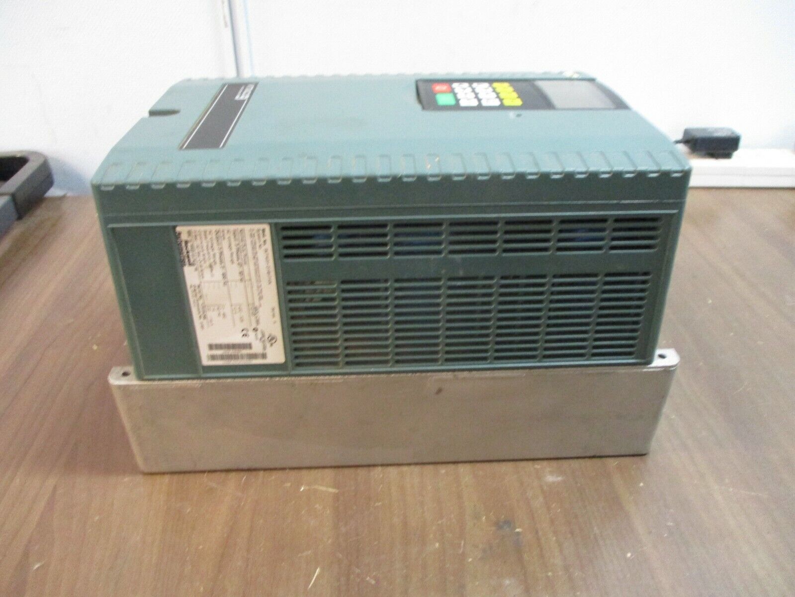 Rockwell Automation VTAC9 AC Drive 9VT401-014HTAN Ser. A 10HP 3Ph w/ Keypad Used