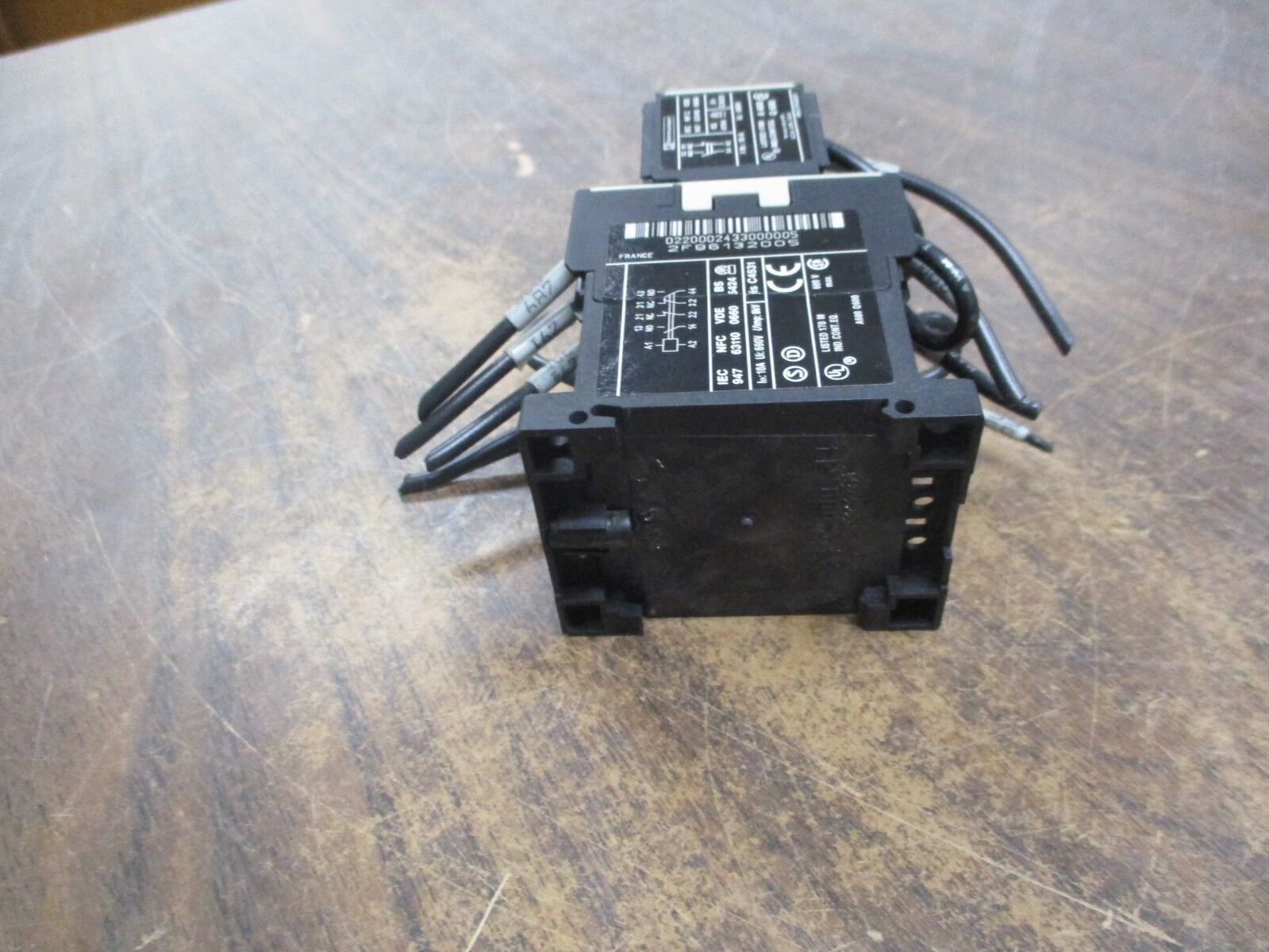 Telemcanique Contactor CA4KN22 24V Coil 600V w/ Aux Contact Block Used