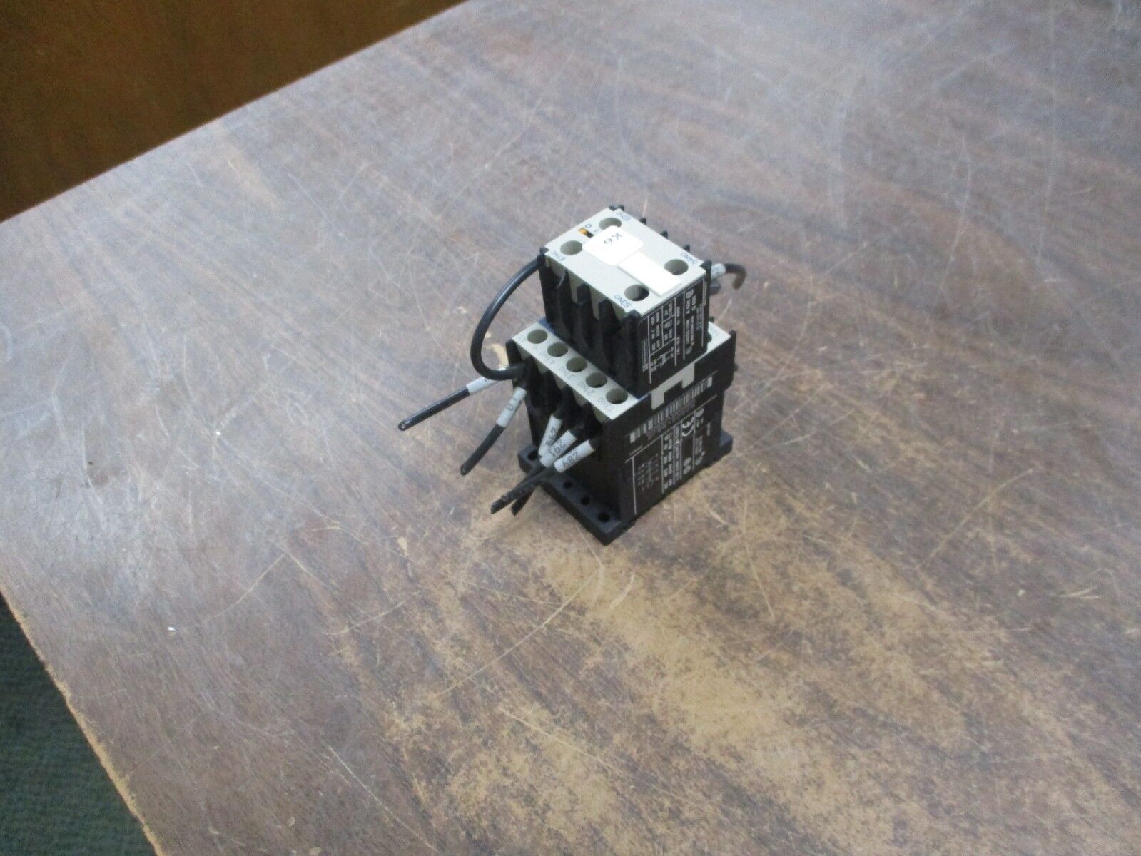 Telemcanique Contactor CA4KN22 24V Coil 600V w/ Aux Contact Block Used