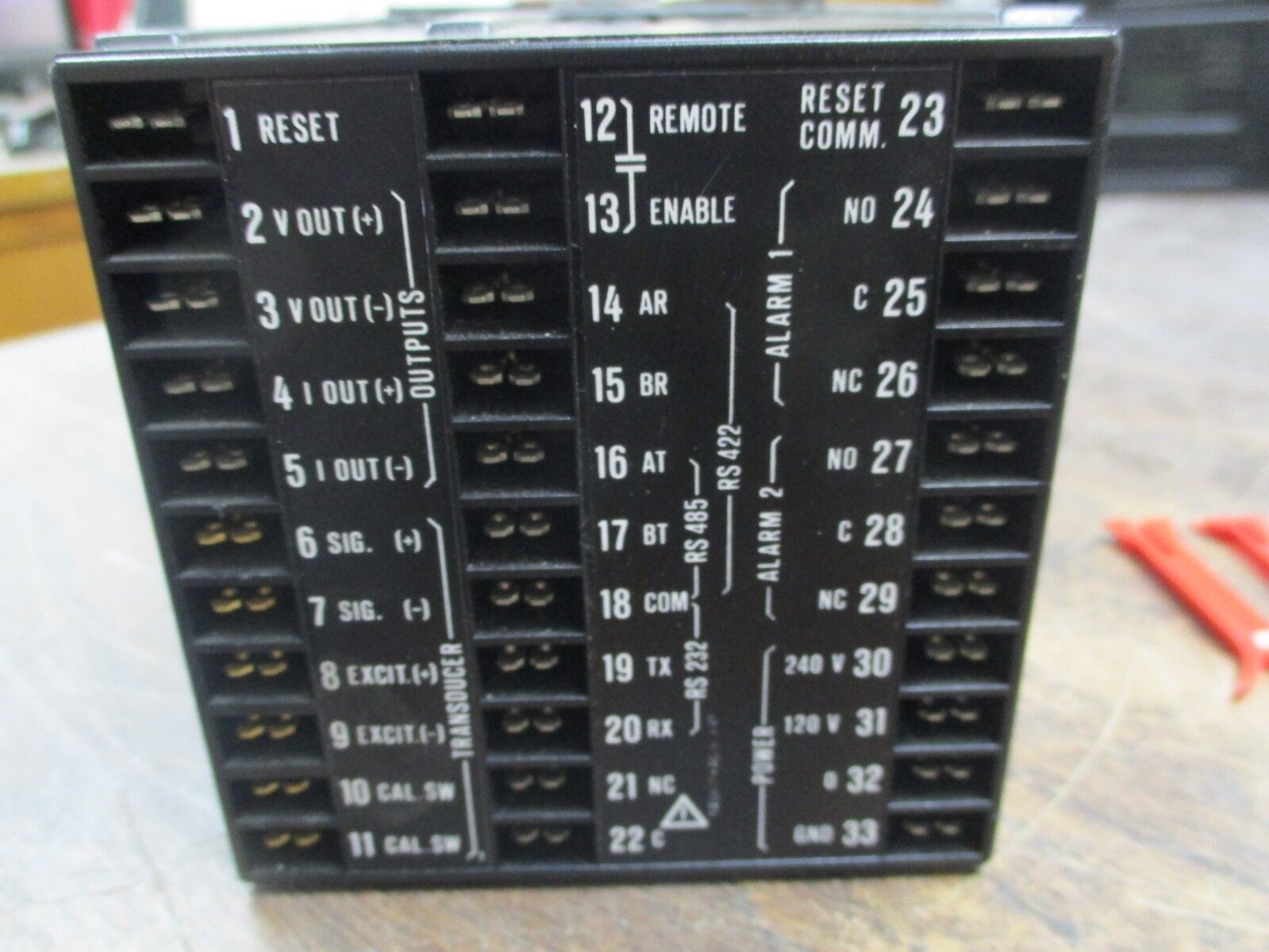 Dynisco Pressure Indicator/Transmitter UPR690SC-RS422 120/240VAC Used