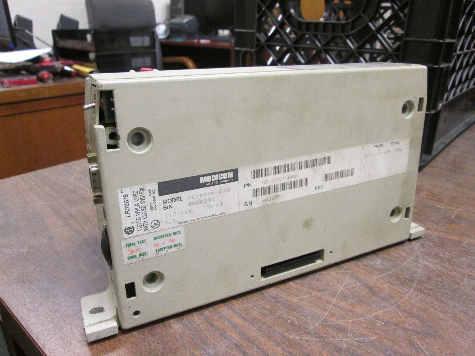 Modicon Programmable Controller PC-M984-230 115/220V 1.5A 50/60Hz Used