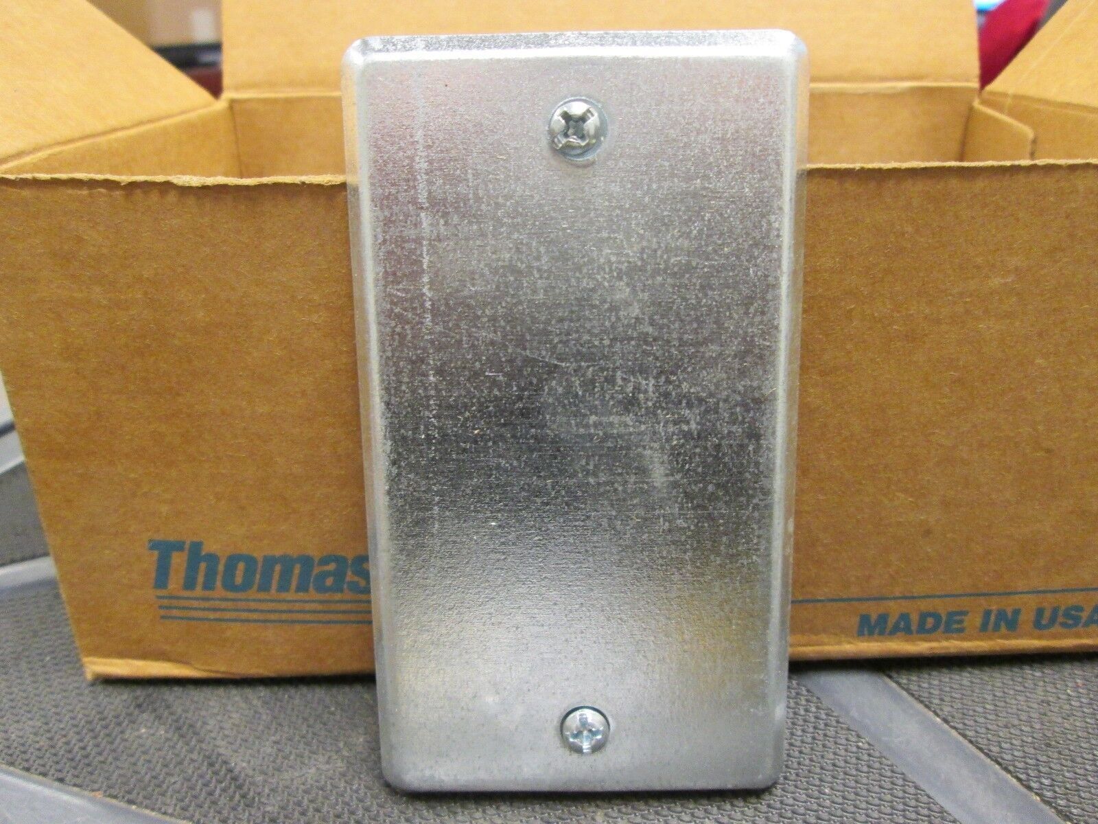 Thomas & Betts Utility Box Cover 58C1 Size 4" x 2-1/8" Raised 1/4" *Lot of 25*