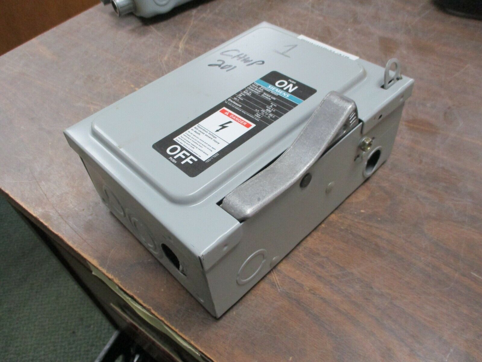 Siemens Non-Fusible Safety Switch/Disconnect NF351 30A 600V 3Ph Used