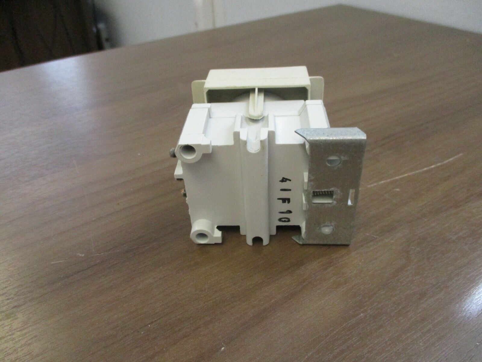 Cutler-Hammer Switch C362T40 40A 600V 3Ph w/ On/Off Cover Used