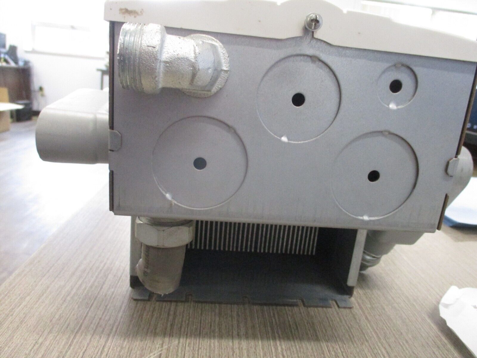 ABB ACH550 AC Drive ACH550-UH-031A-4 20HP 3Ph w/ Keypad Used