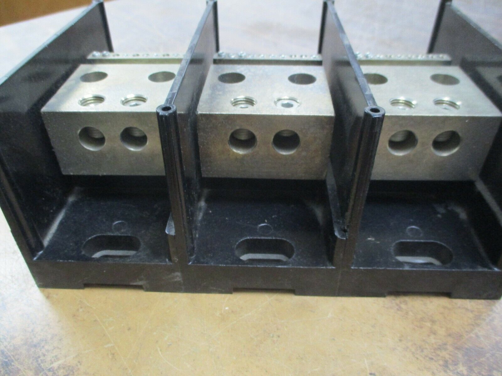 Ferraz Shawmut Power Distribution Block 69603 Line(2): 2/0-#14 Load(20):#10-#14