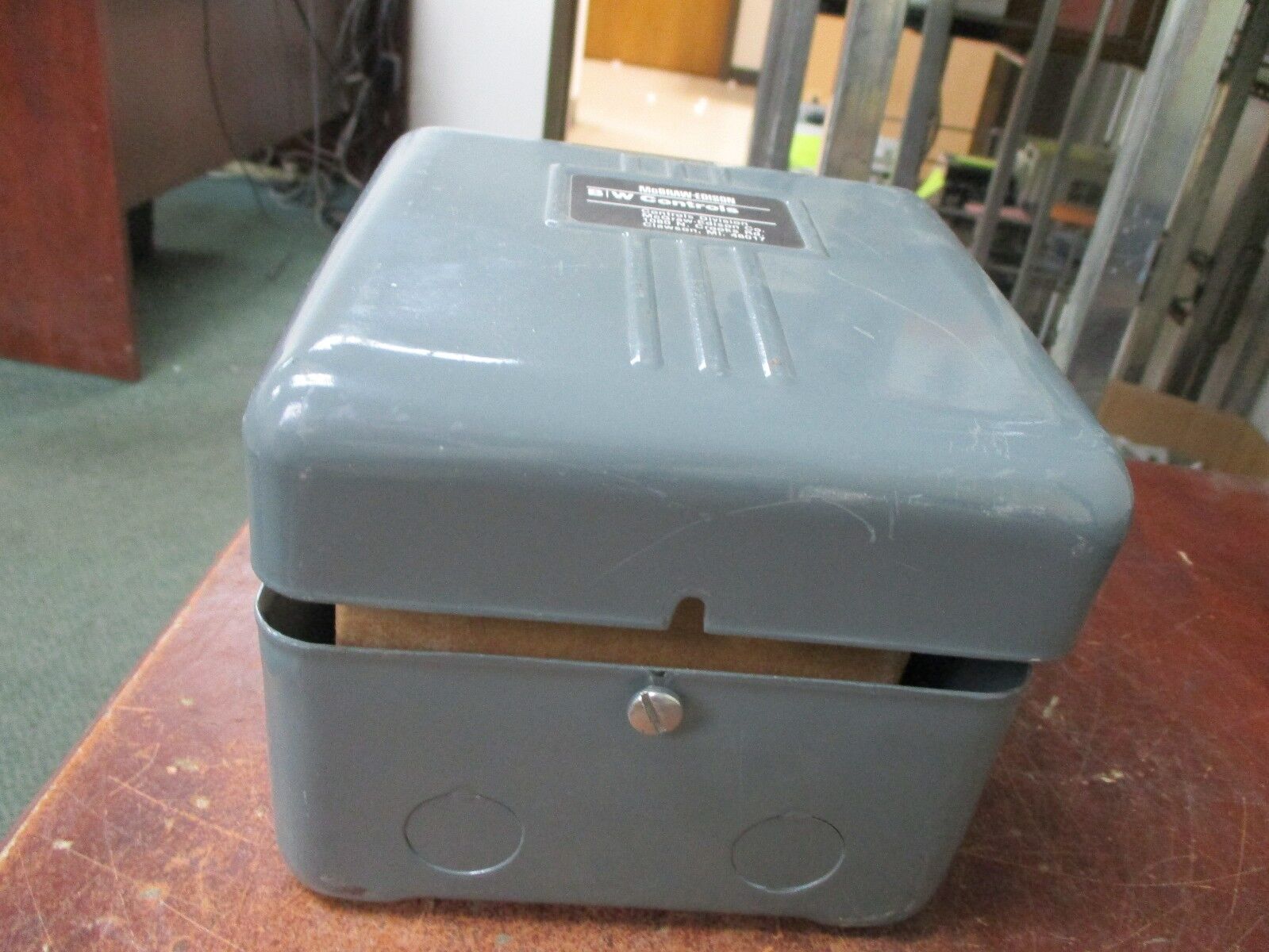 McGraw-Edison B/W Controls Liquid Level Control 1100-L-L1-S7-OC Sec: 220V