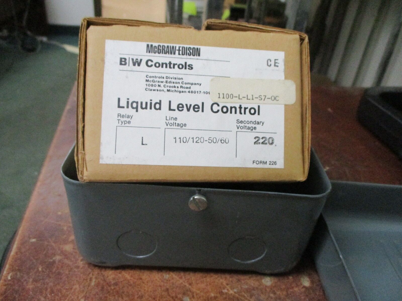 McGraw-Edison B/W Controls Liquid Level Control 1100-L-L1-S7-OC Sec: 220V