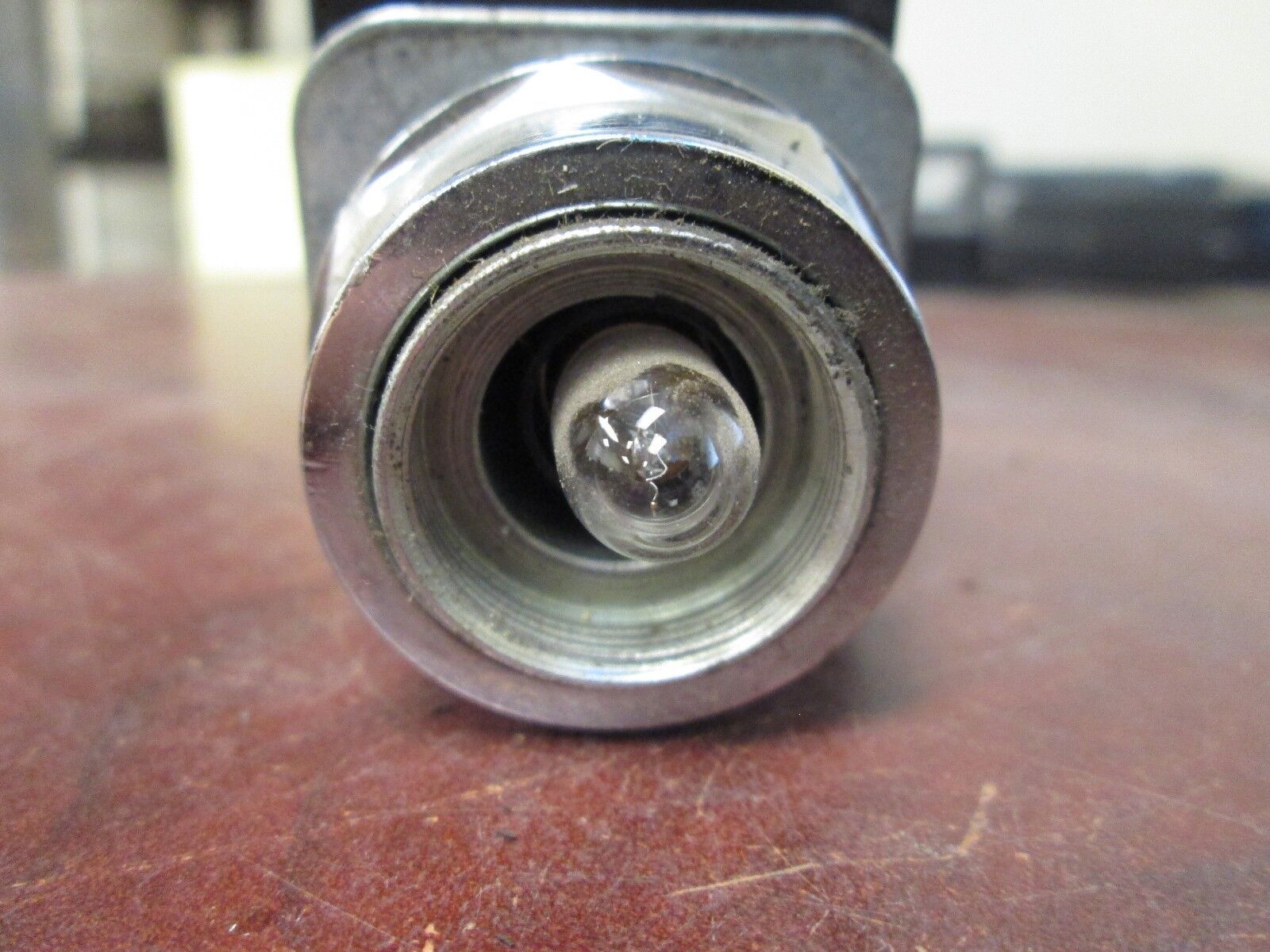 Siemens Red Push Button Light 52PA6G2A 120VAC Used - Missing Lens