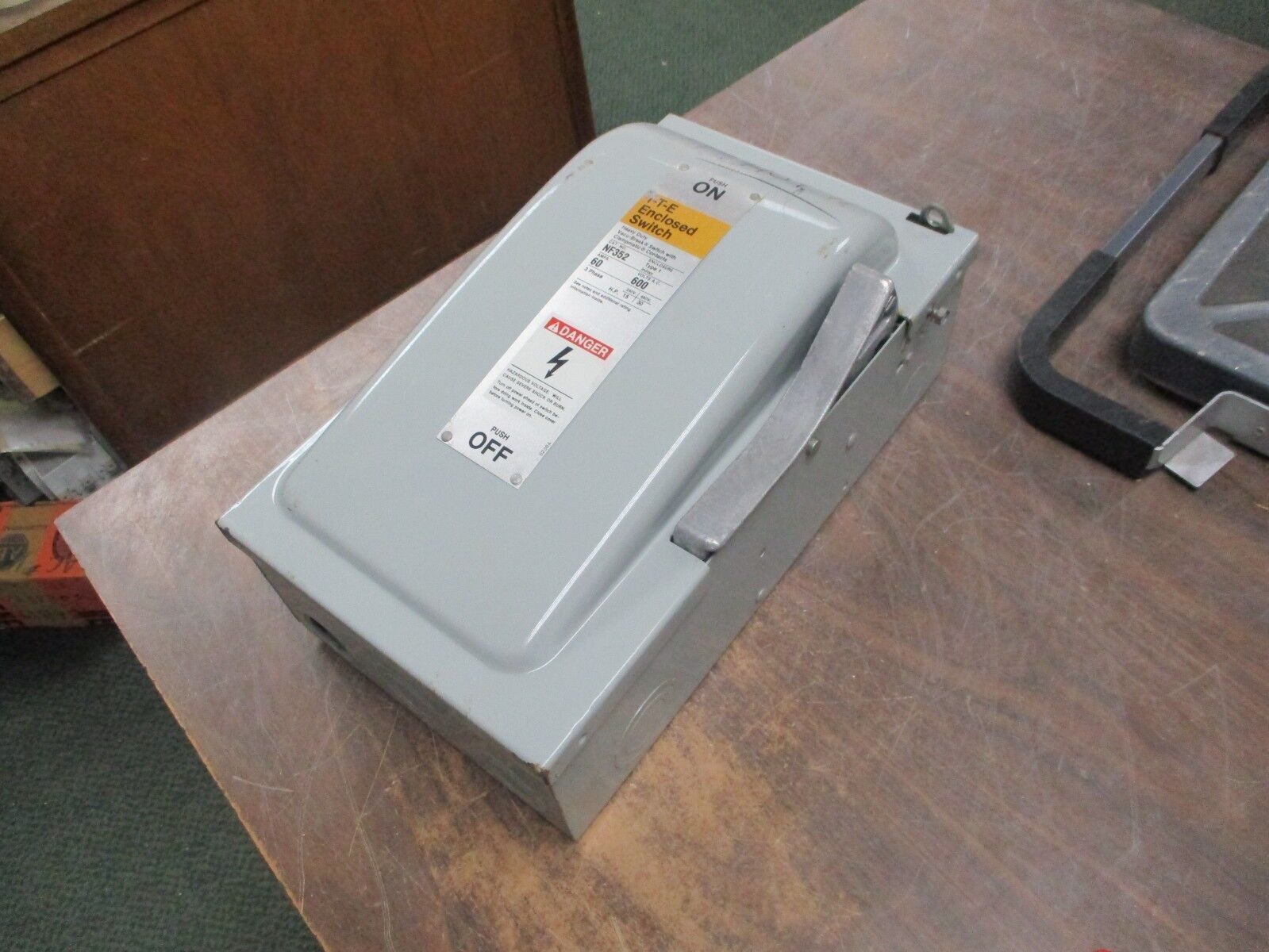 ITE Non-Fusible Safety Switch/Disconnect NF352 60A 600V 3Ph Type 1 Enclosure