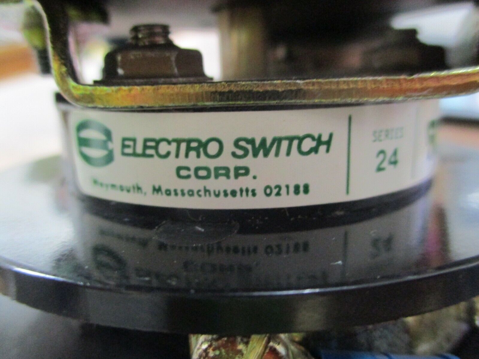 Electoswitch Series 24 Ammeter-Voltmeter Rotary Switch 2415C 20A 600V Used