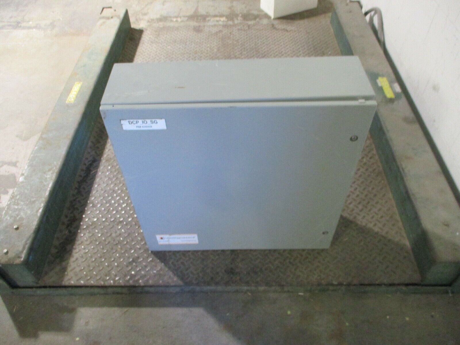 Hoffman Type 4, 12 Enclosure CSD30308 Size: 30x30x8" Used