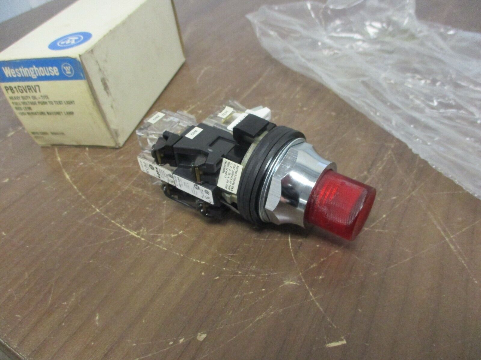 Westinghouse Oil-Tite Full Voltage Push to Test Light PB1GVRV7 Red Lens