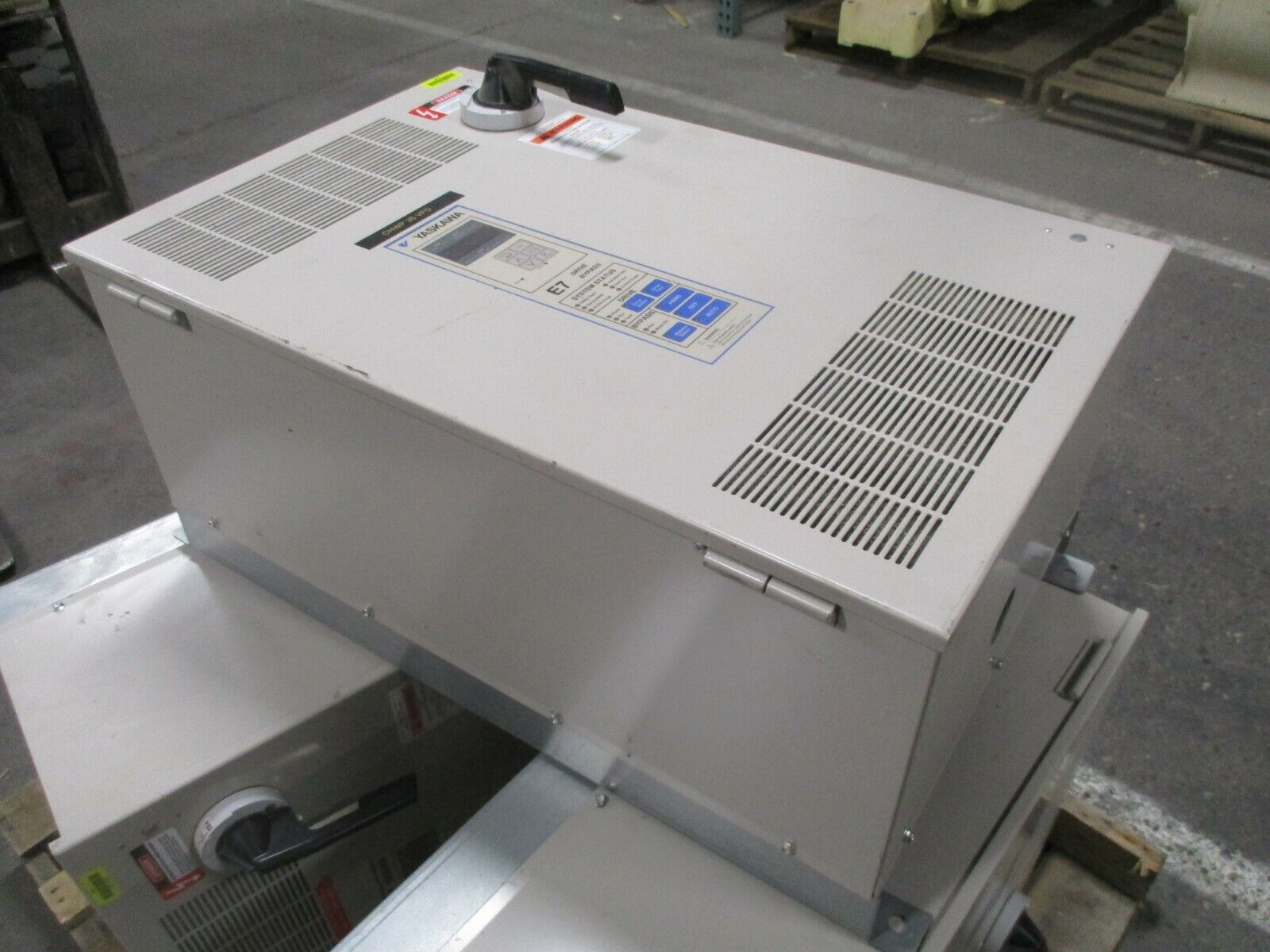Yaskawa E7 AC Drive w/ Bypass E7BVB040TX 30HP 3Ph Used