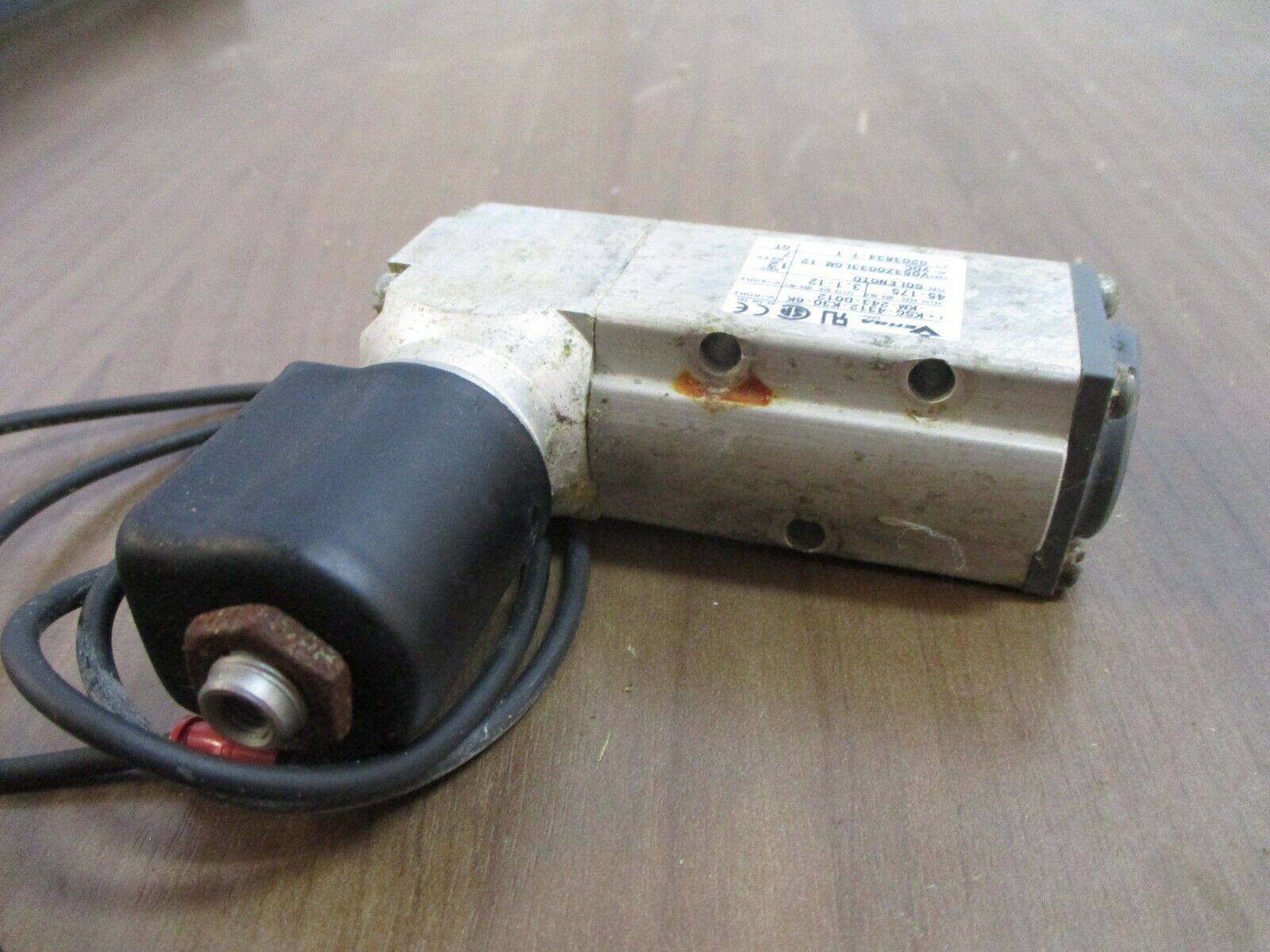 Versa Solenoid Valve KSG-4312-K30-6K-KM-243-D012 45-175PSIG 12VDC 7W Used