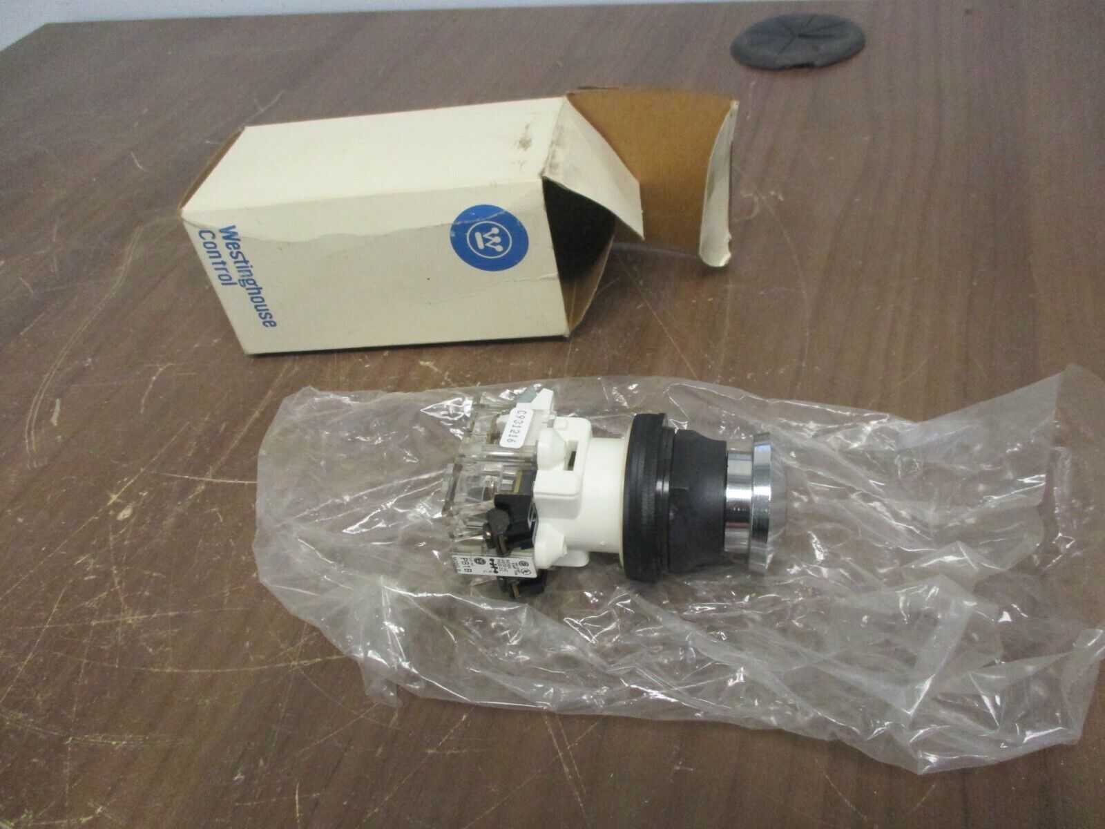 Westinghouse Corrosion Resistant Oil-Tite 2-Position Maintained Push Button
