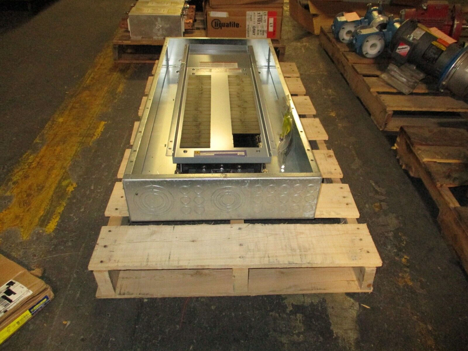 Square D NF Panelboard Interior w/ Box & Cover CM440738080120001 Box: MH44 225A