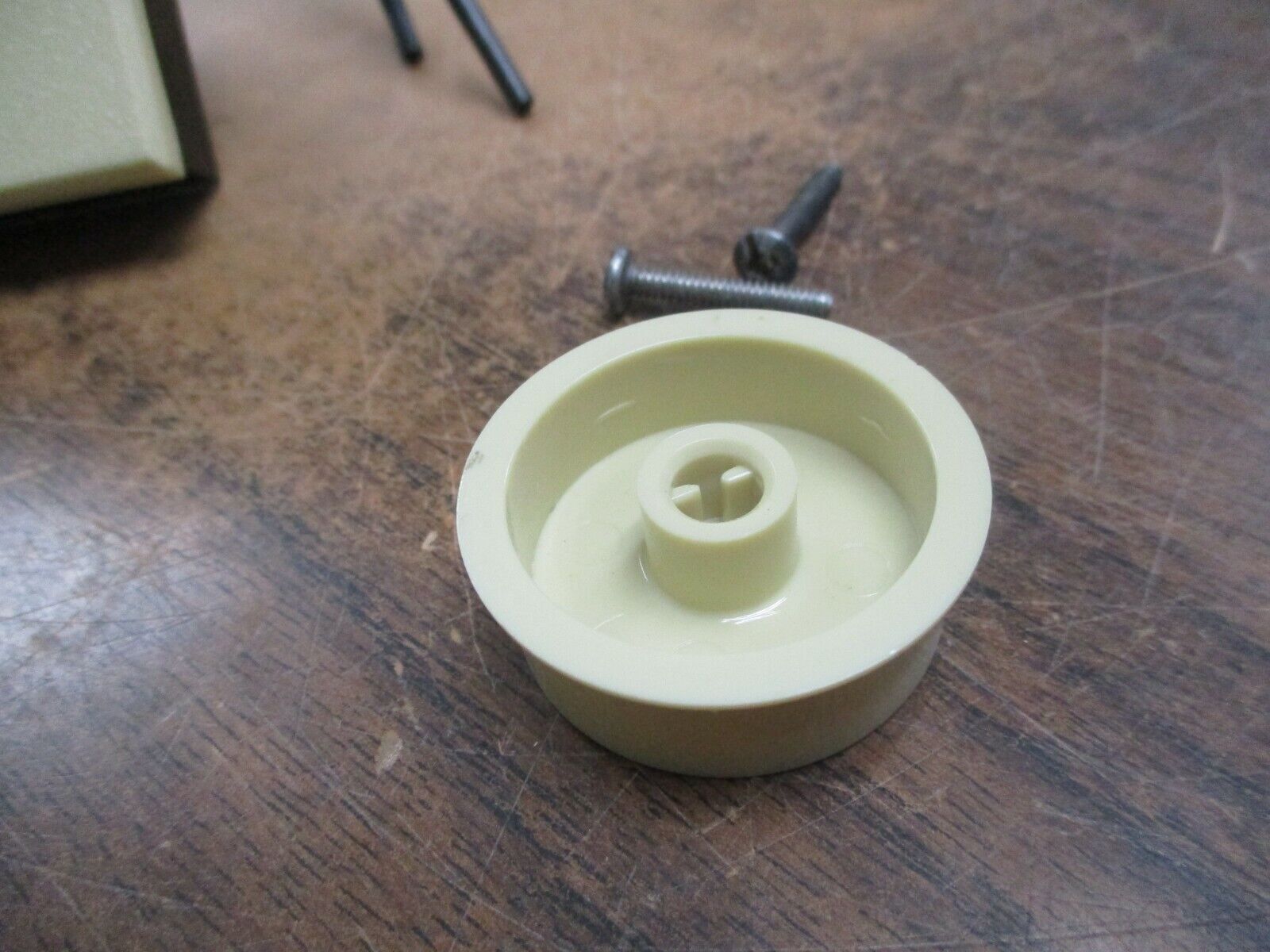 Leviton Rotary Dimmer 60800-I 800W 120V 1P Ivory New Surplus