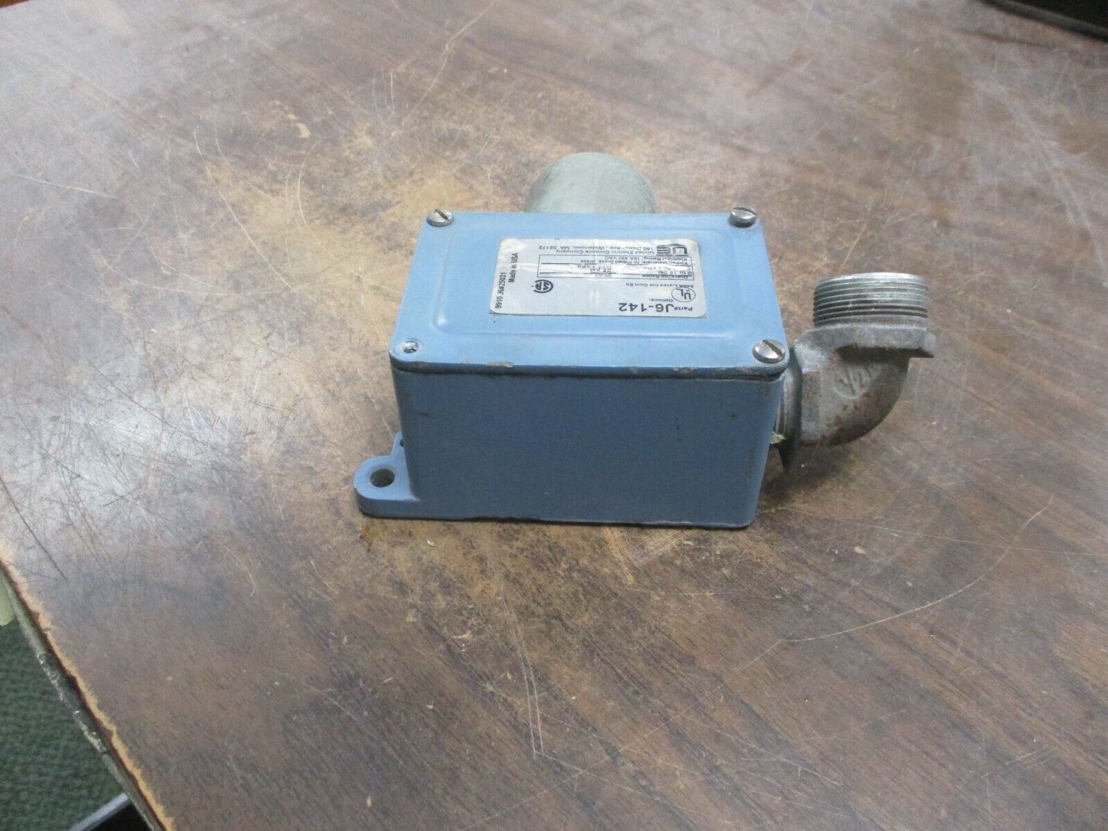 United Electric Pressure Switch J6-142 Range: 0 - 18PSI Used